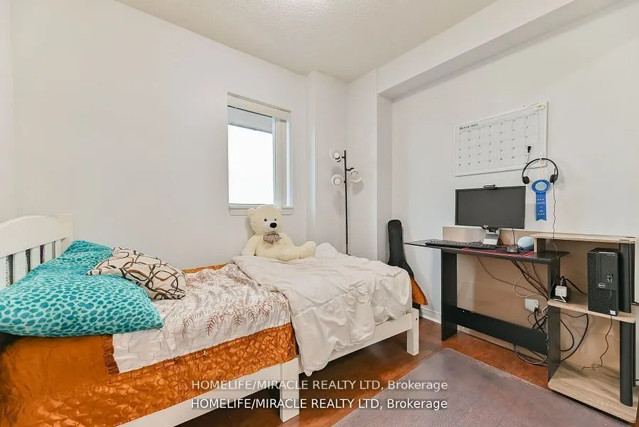 215 Queen Street E, #709