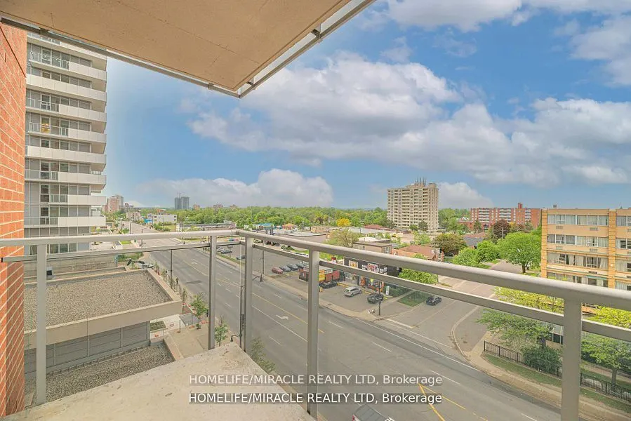 215 Queen Street E, #709