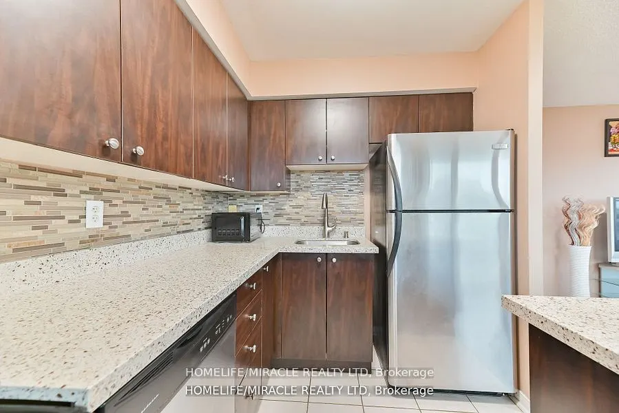 215 Queen Street E, #709
