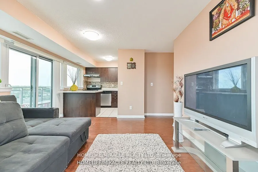 215 Queen Street E, #709