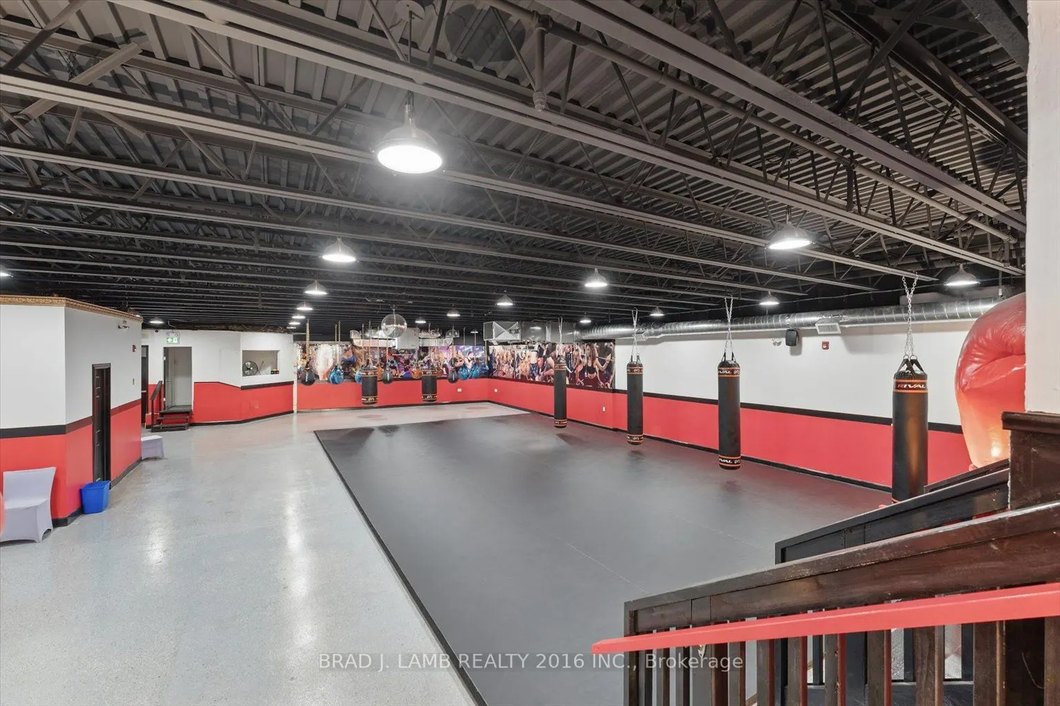 2261 Dundas Street W