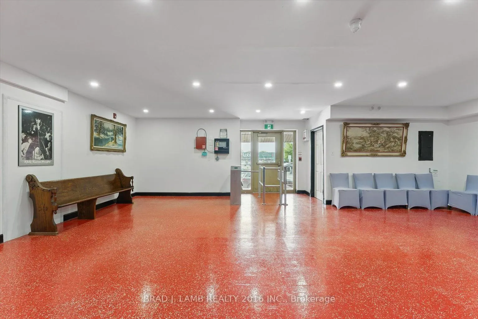 2261 Dundas Street W