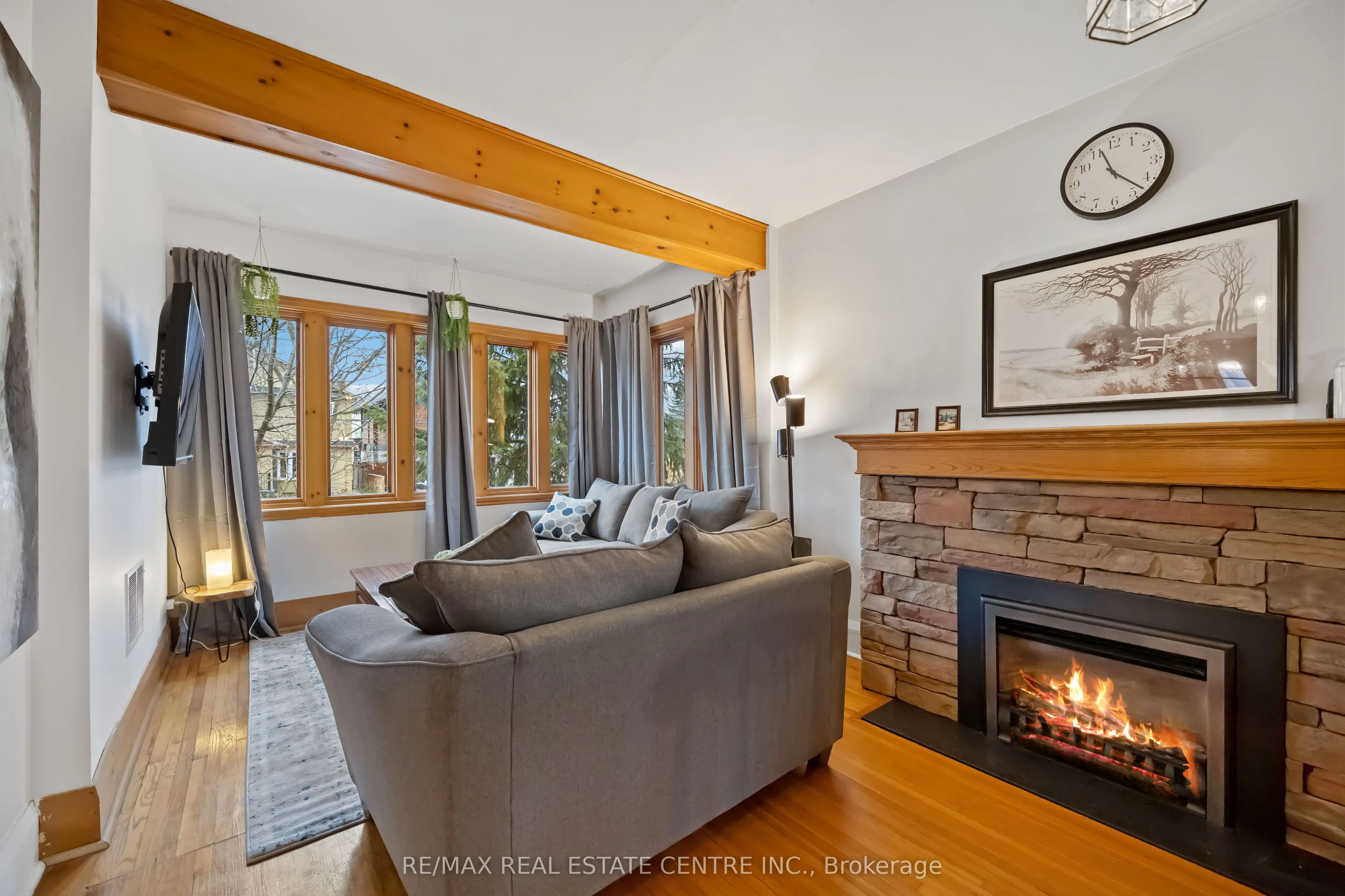 32 WENONAH Drive