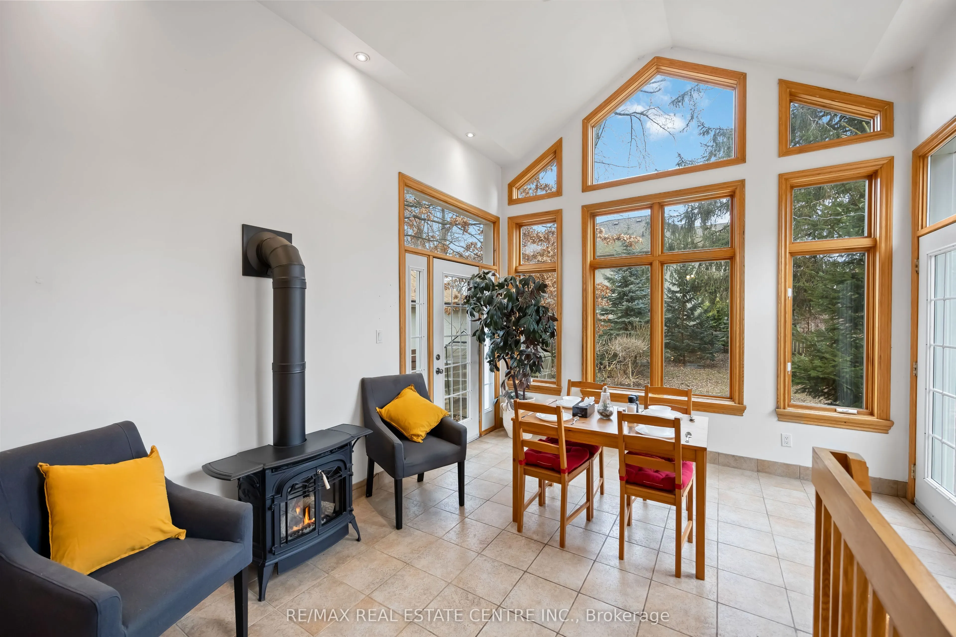 32 WENONAH Drive