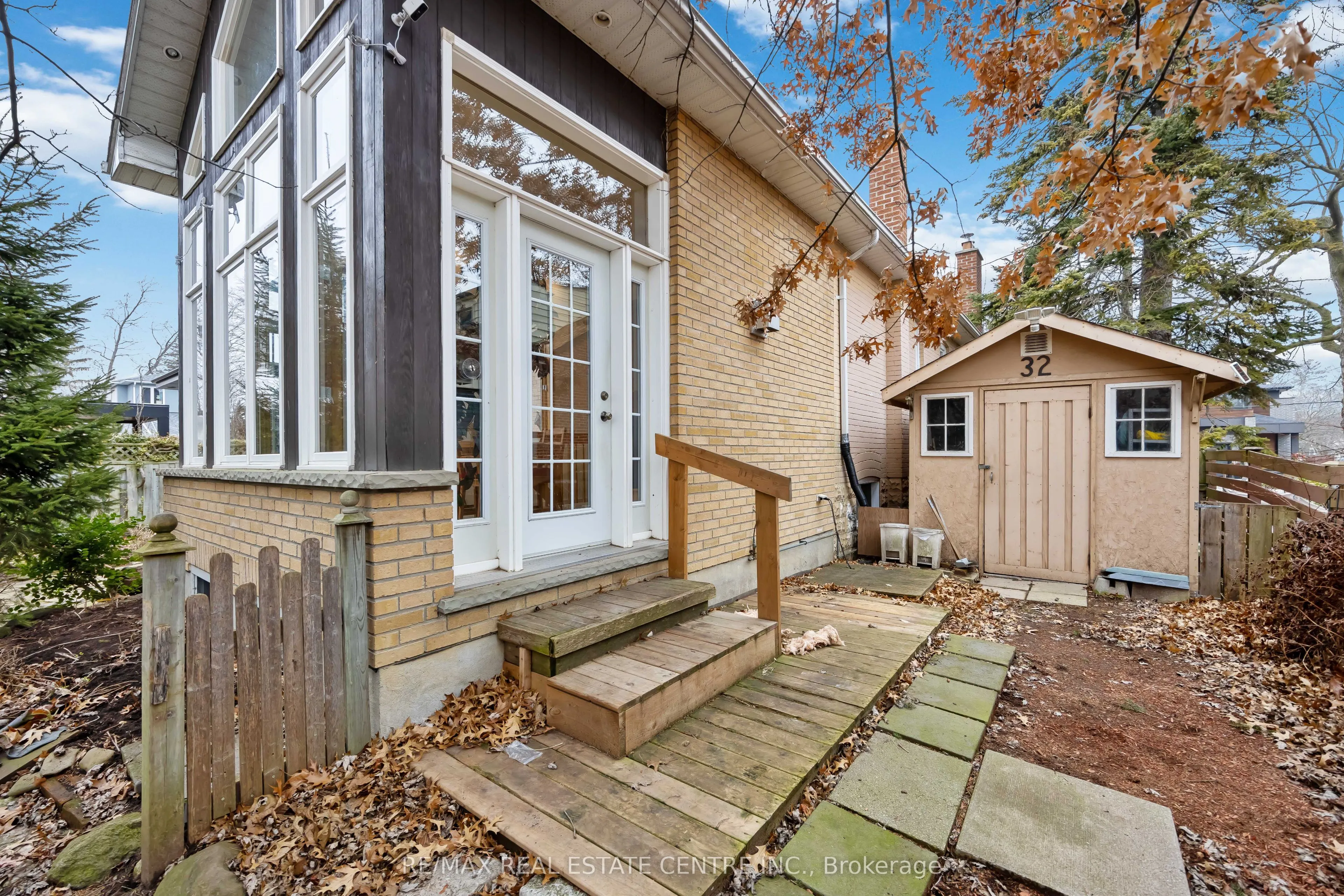 32 WENONAH Drive