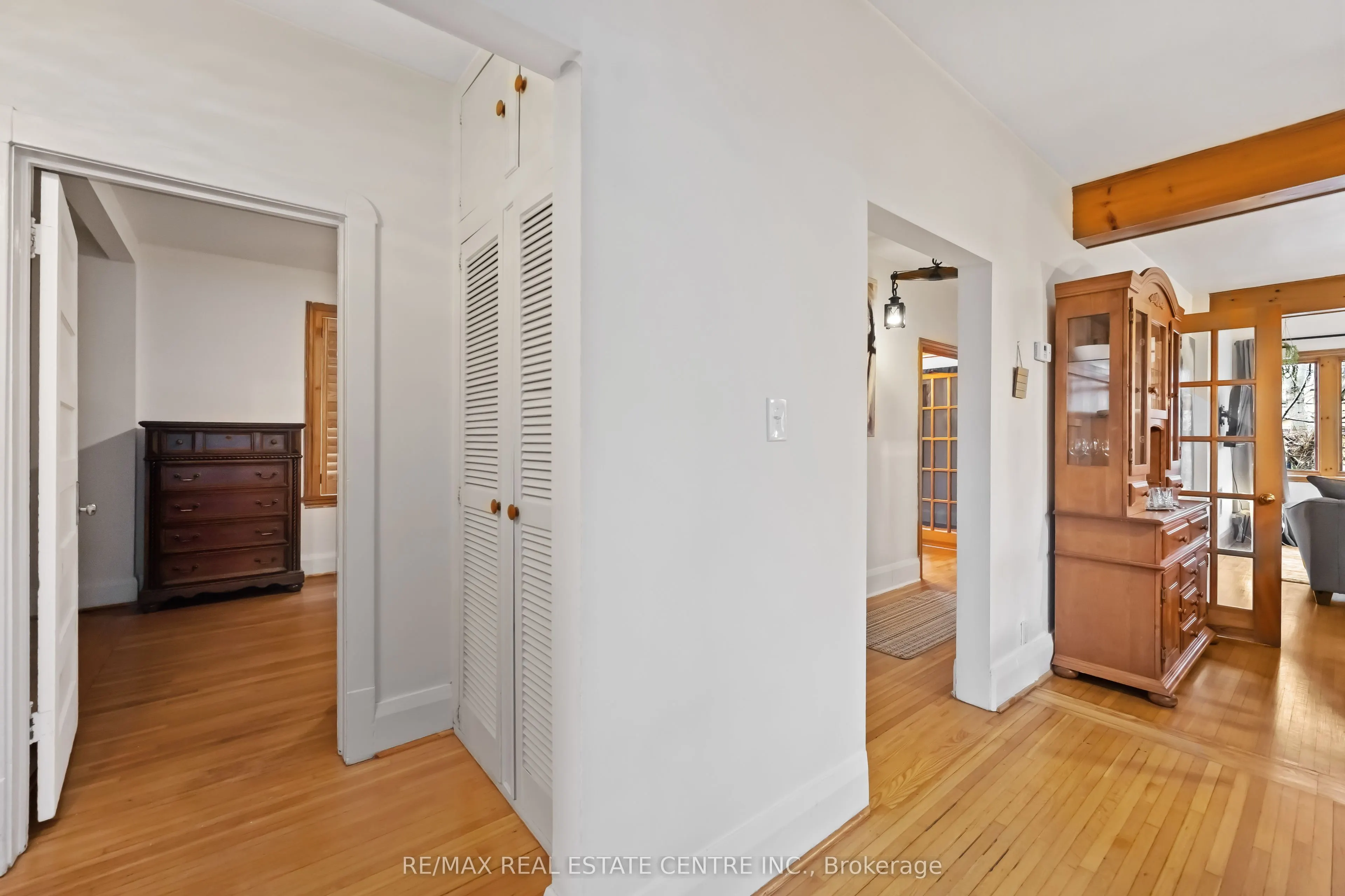 32 WENONAH Drive