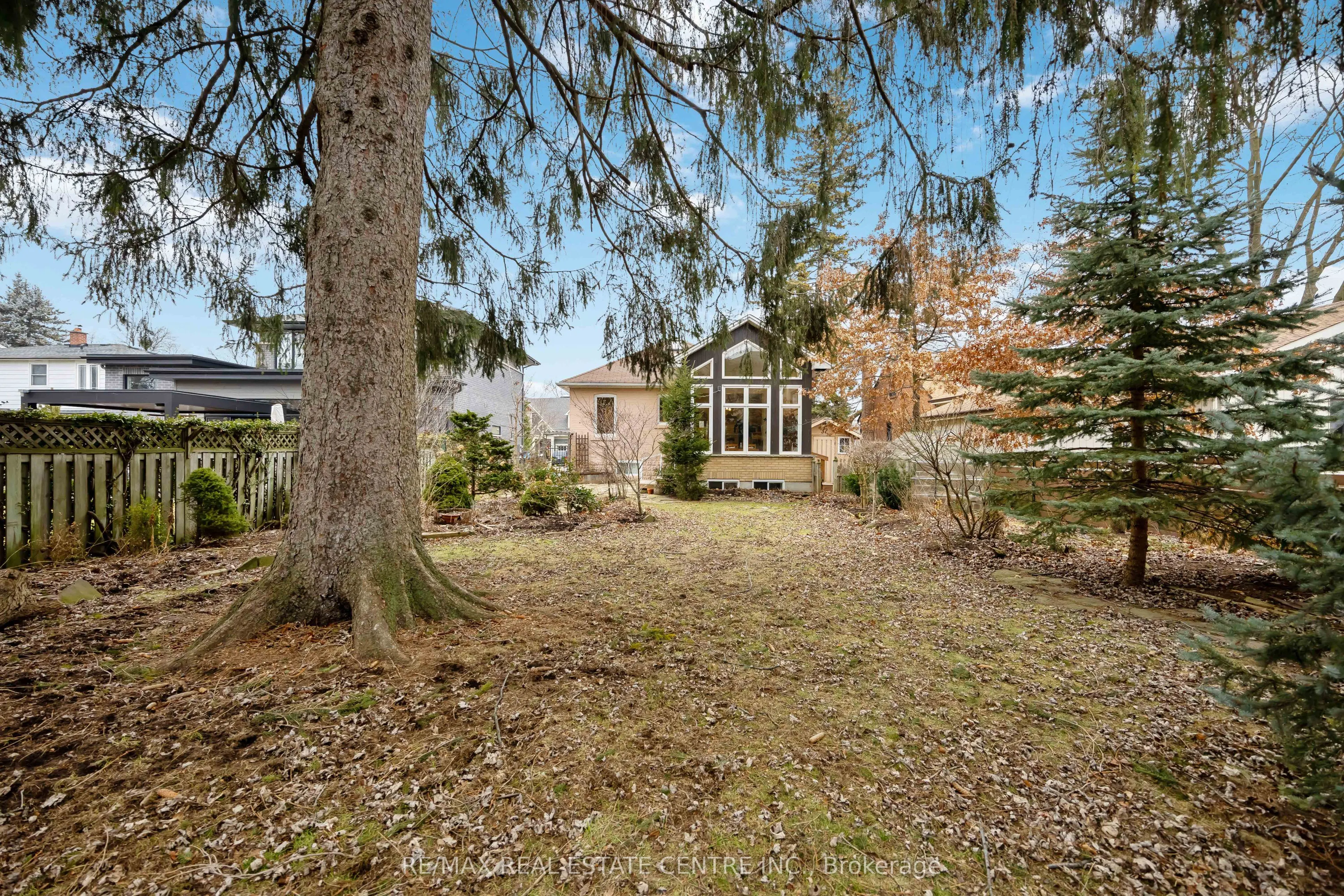 32 WENONAH Drive