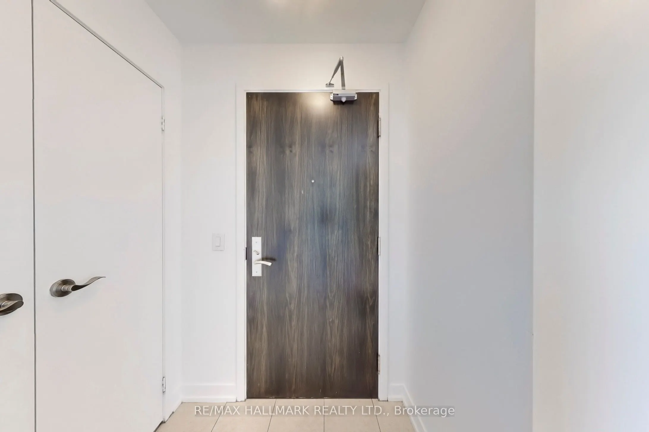 840 Queens Plate Drive, #1207