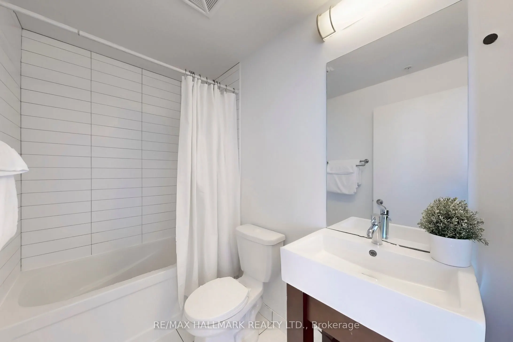 840 Queens Plate Drive, #1207