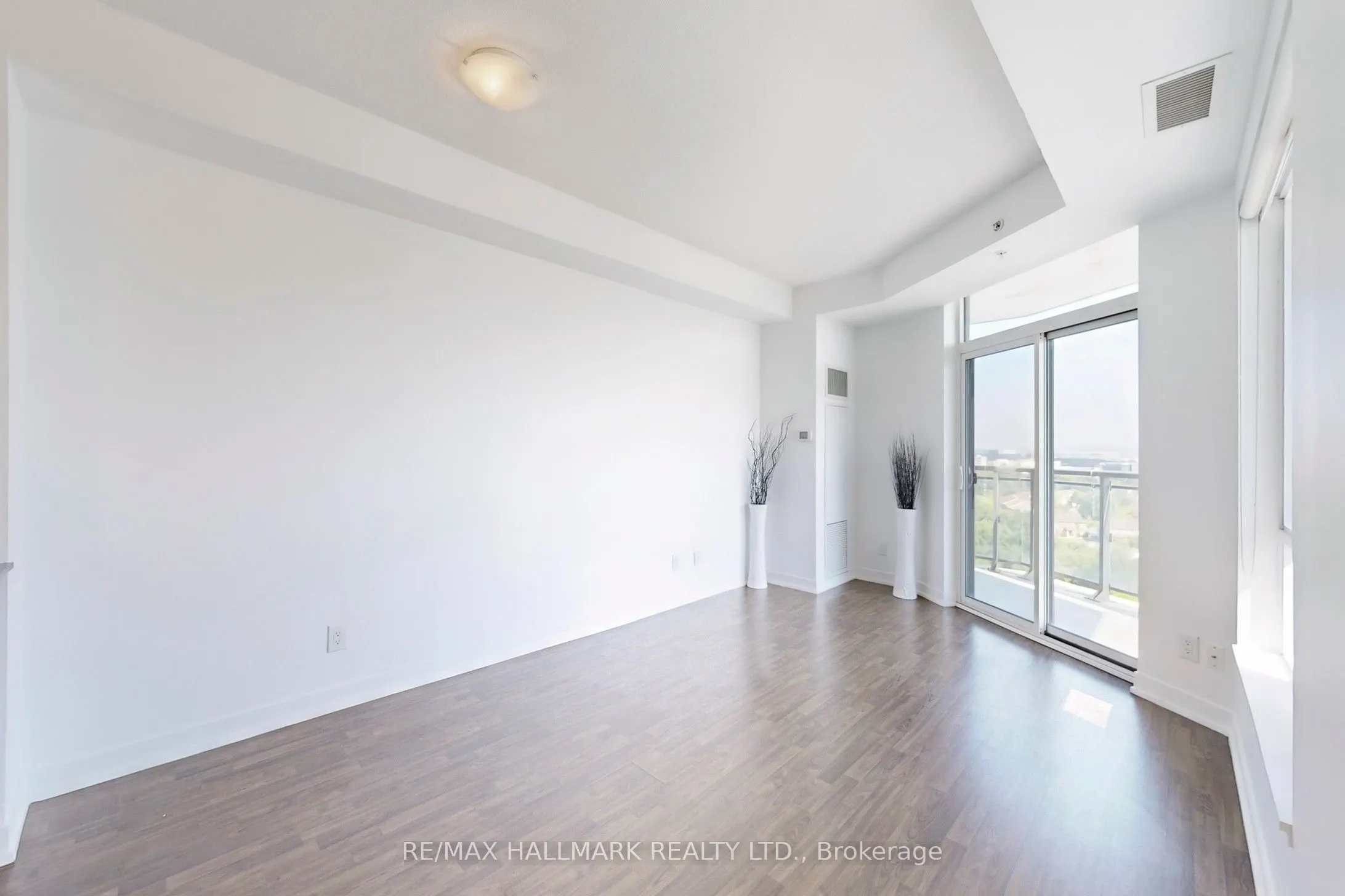 840 Queens Plate Drive, #1207