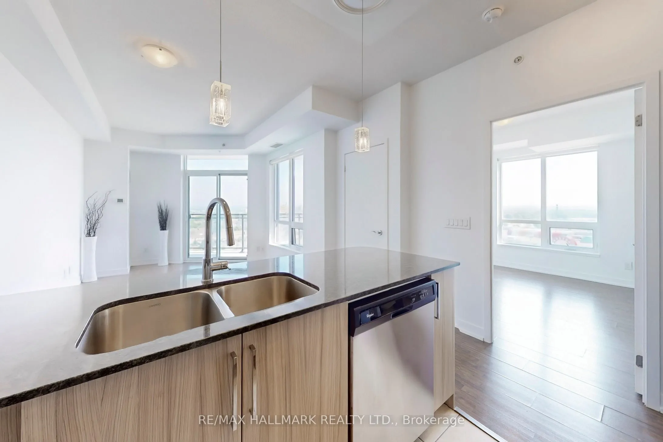 840 Queens Plate Drive, #1207