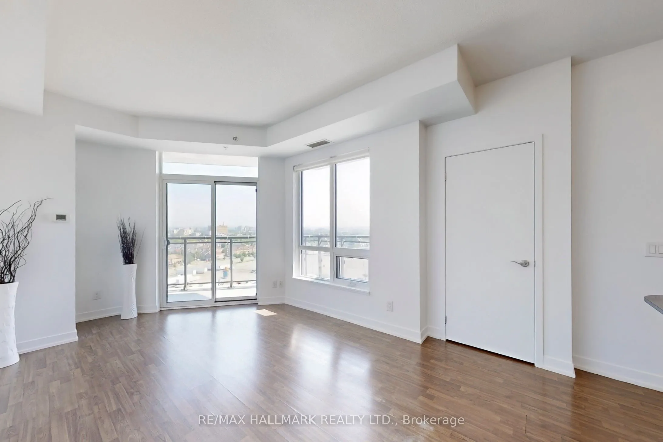 840 Queens Plate Drive, #1207