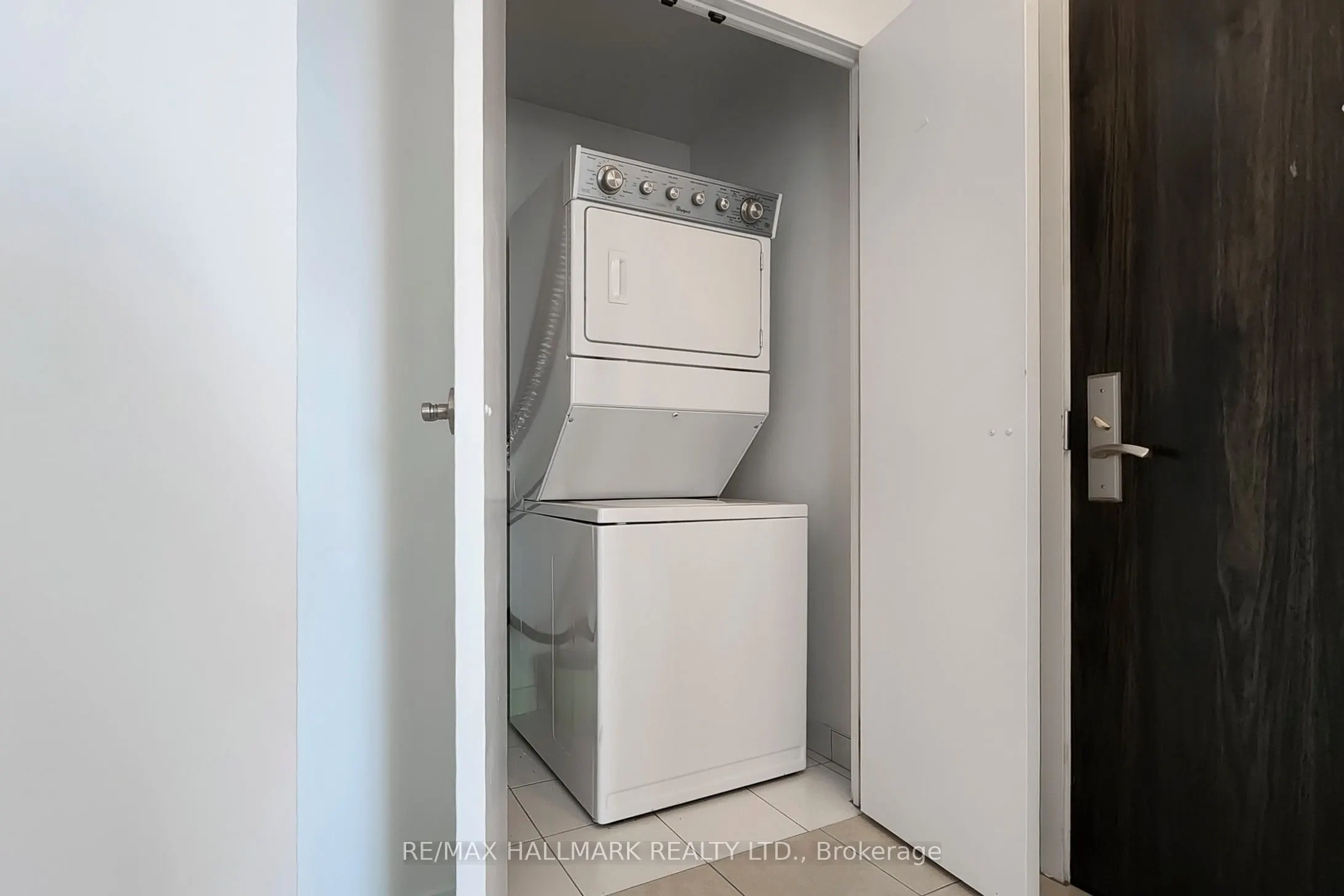 840 Queens Plate Drive, #1207