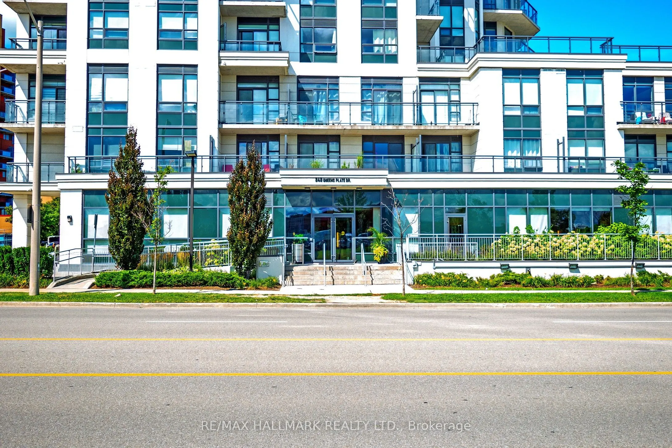 840 Queens Plate Drive, #1207