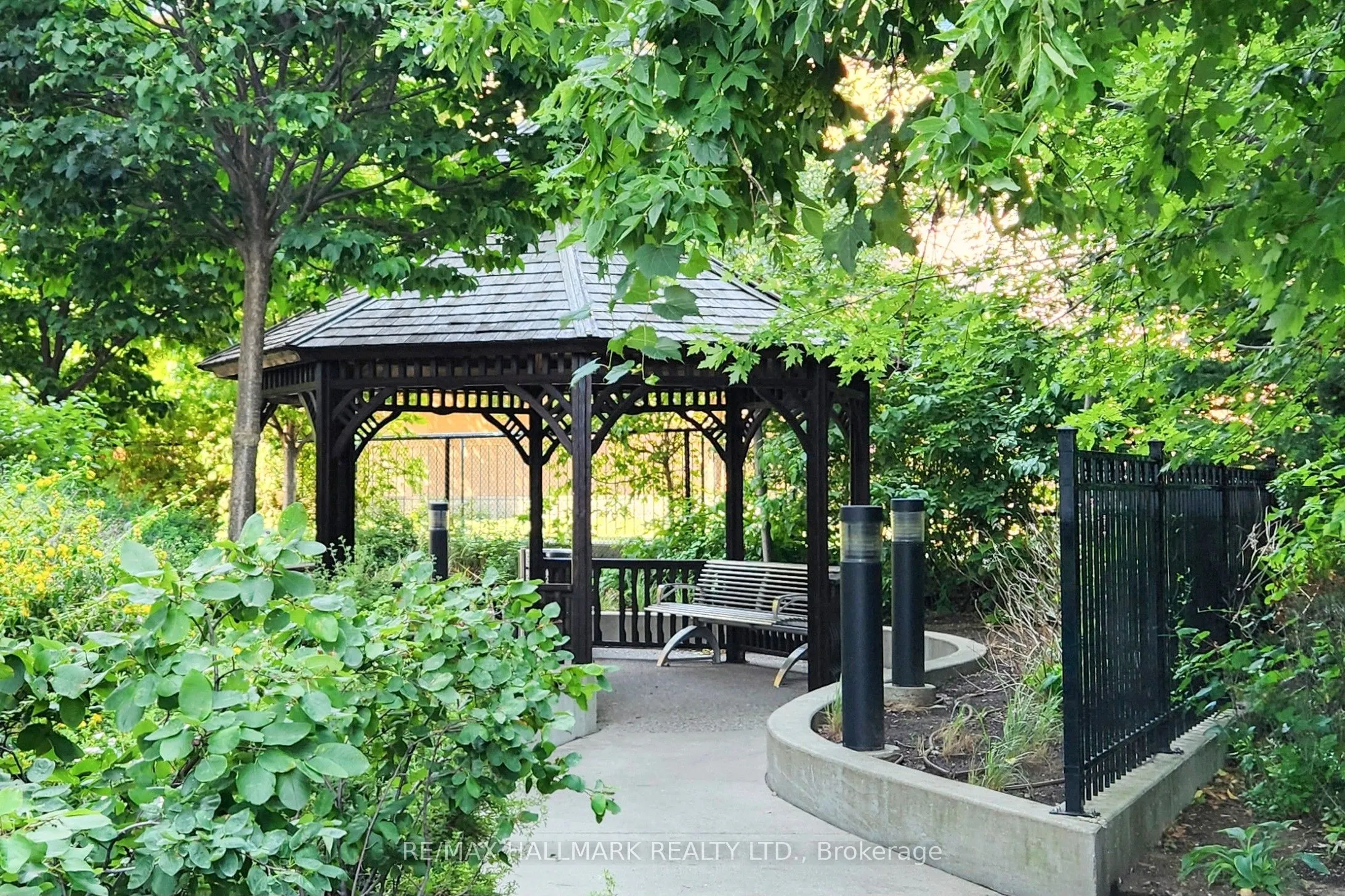 840 Queens Plate Drive, #1207
