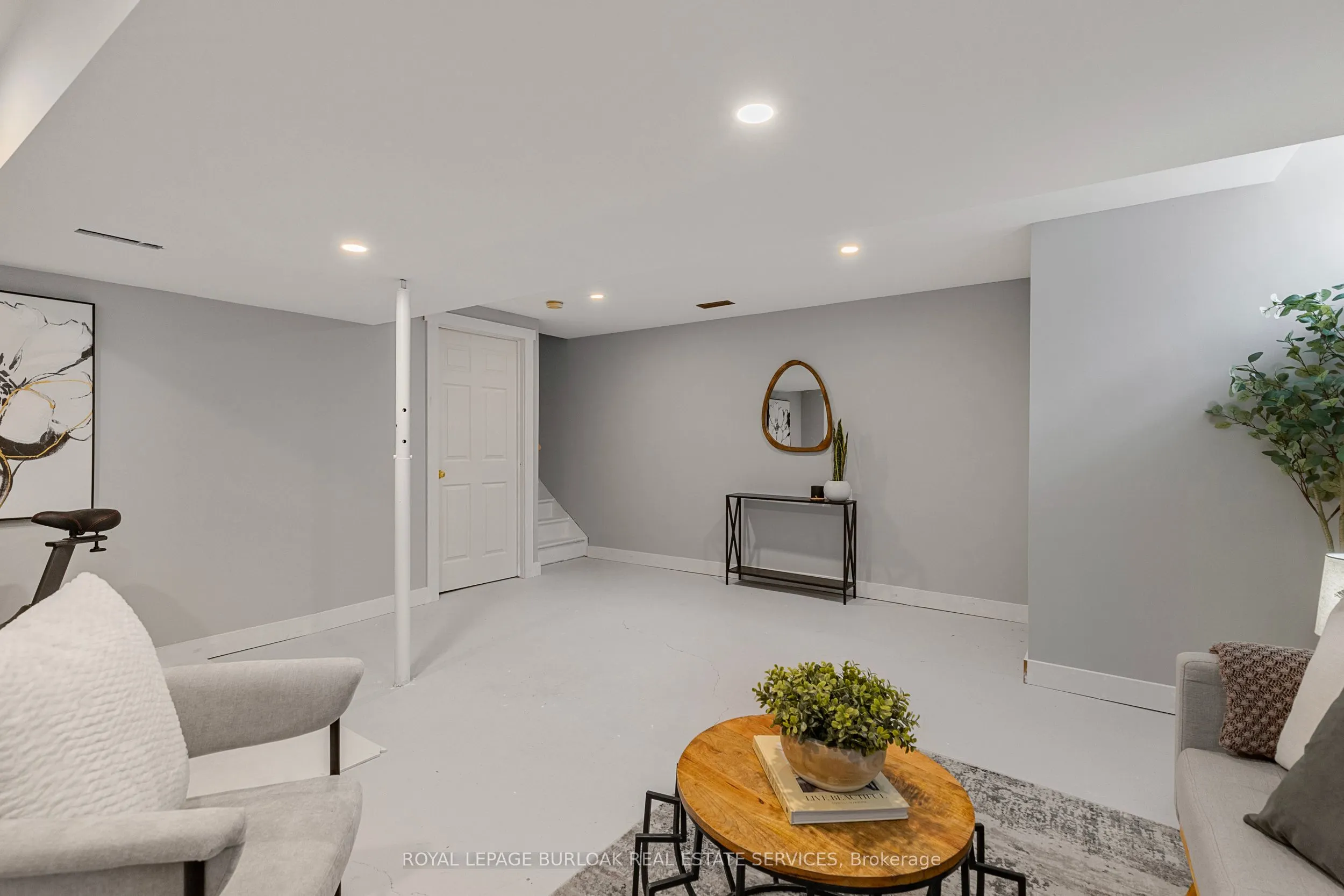 130 Robert Street, #32