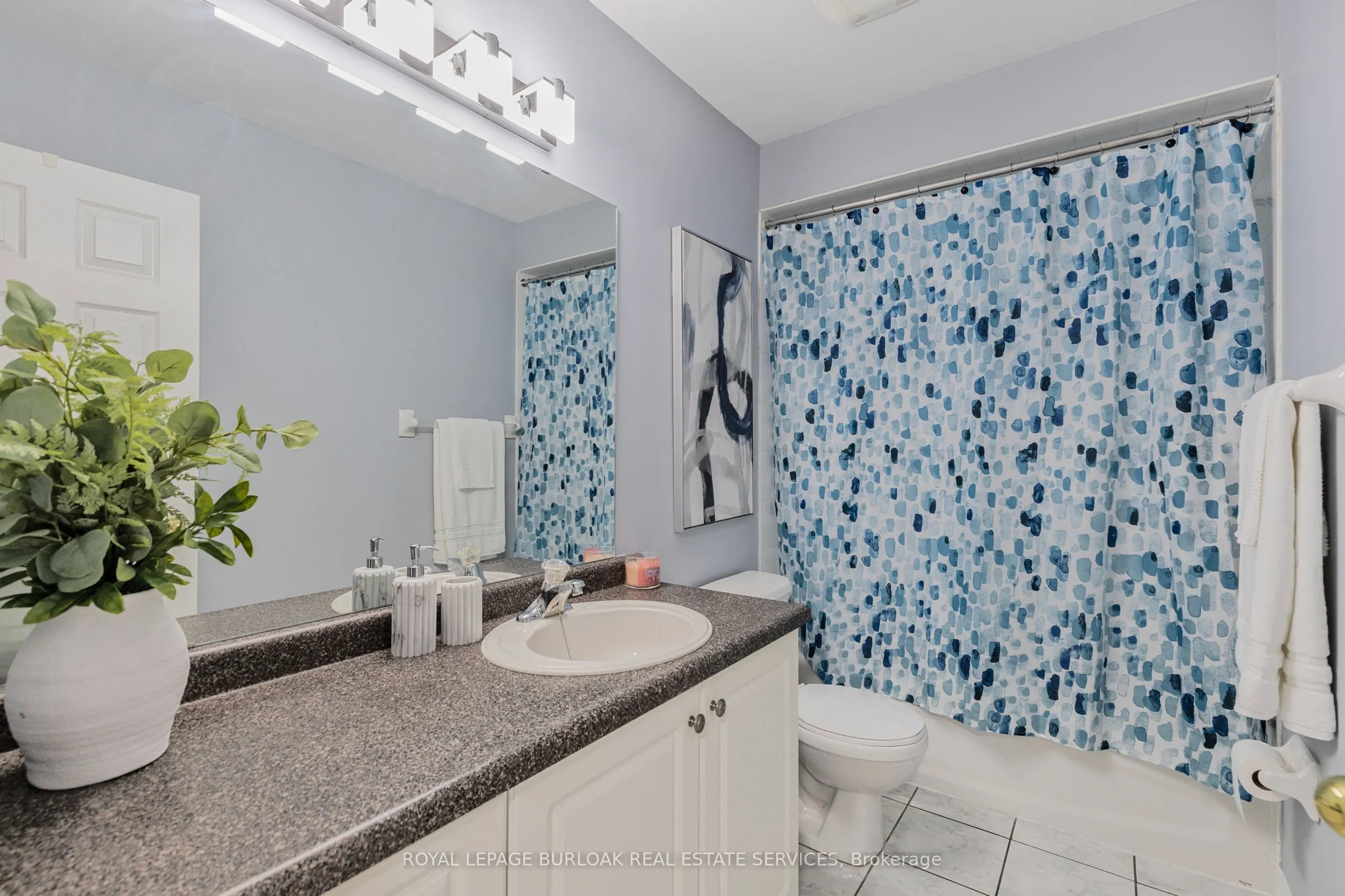 130 Robert Street, #32