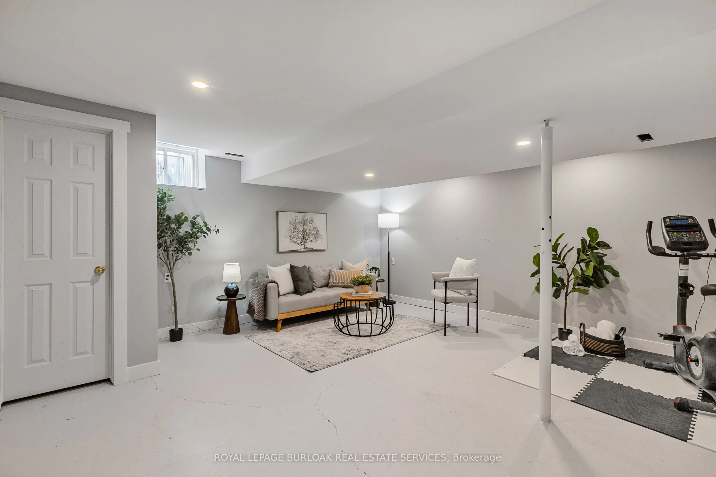 130 Robert Street, #32