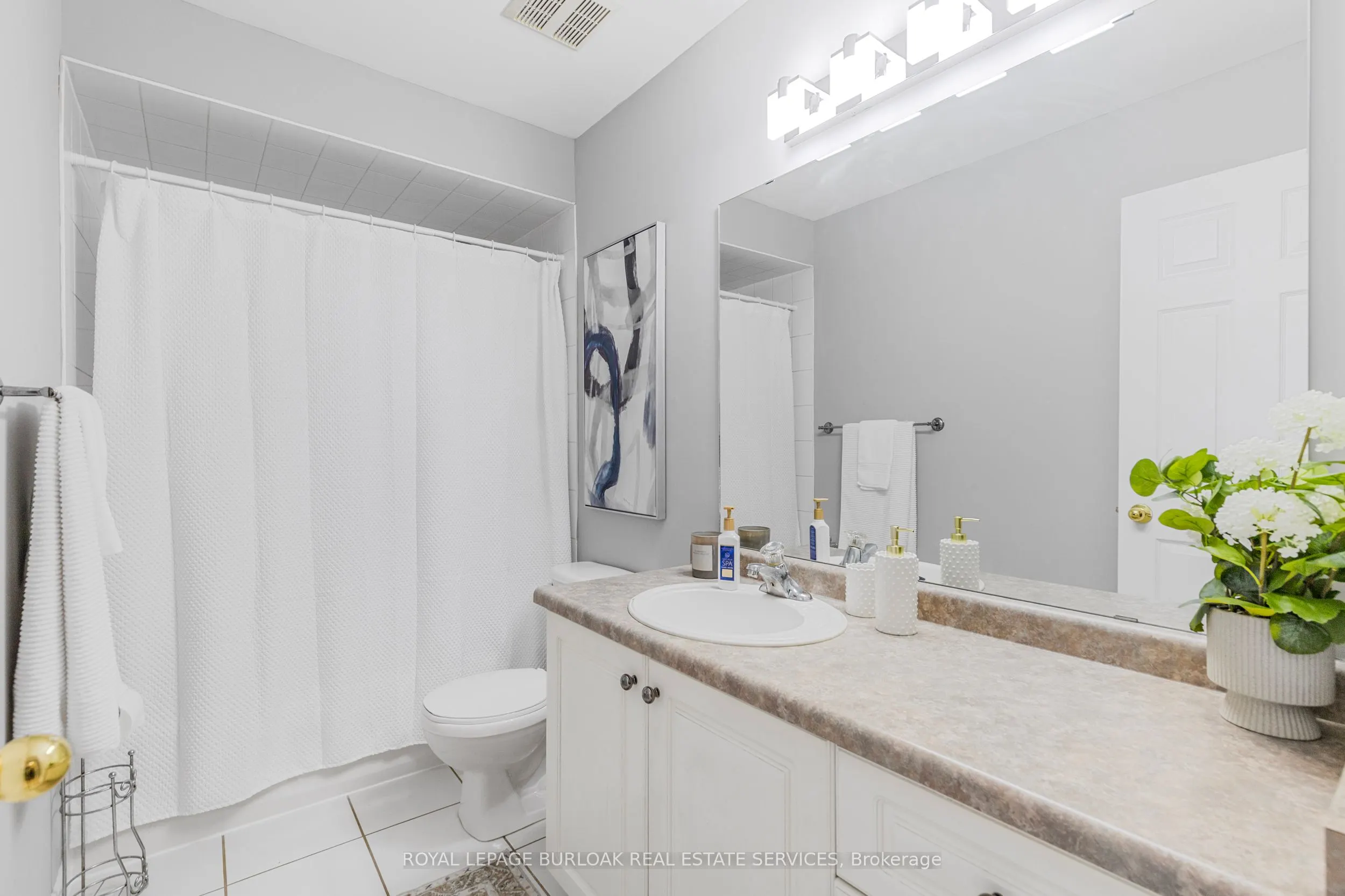 130 Robert Street, #32
