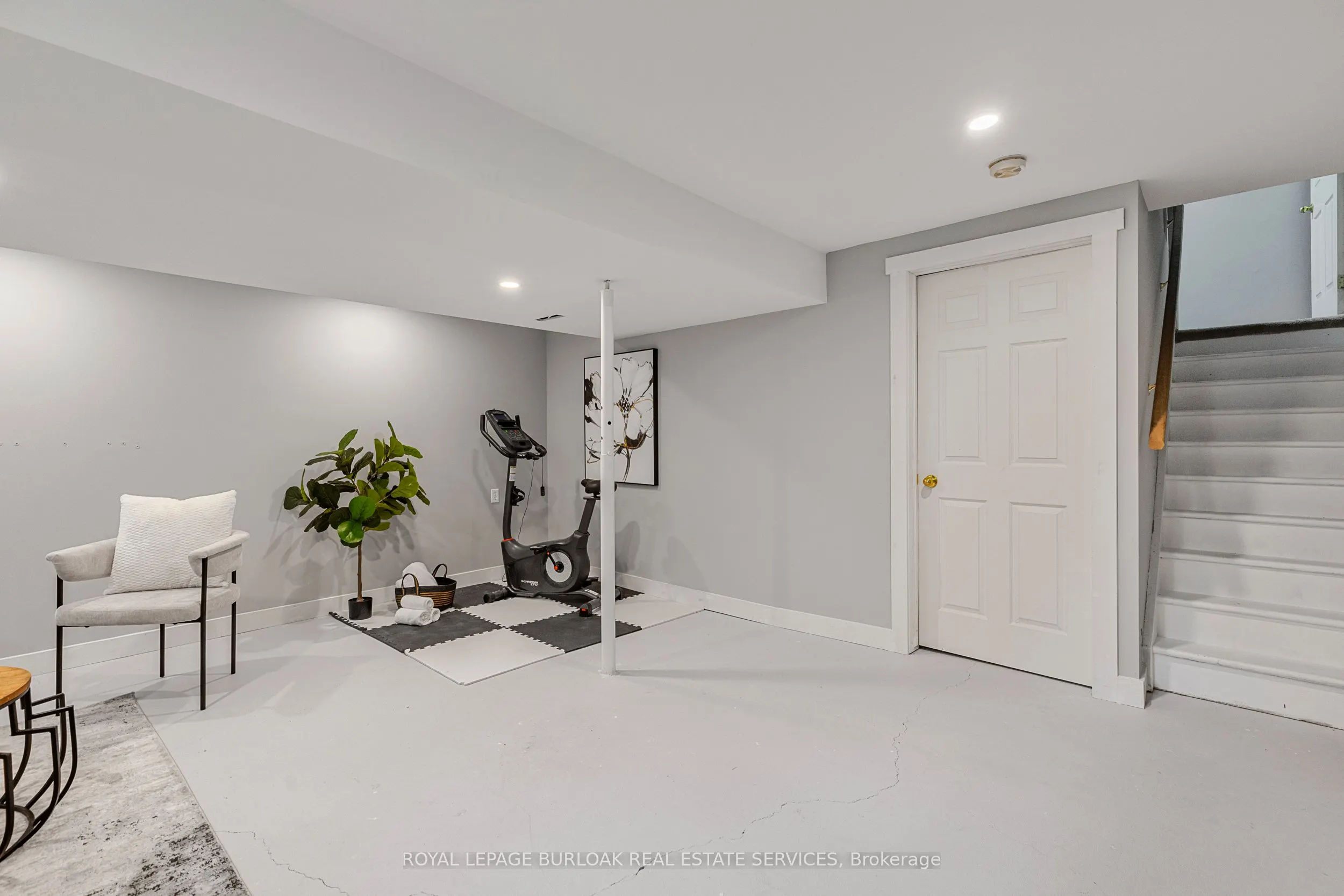 130 Robert Street, #32
