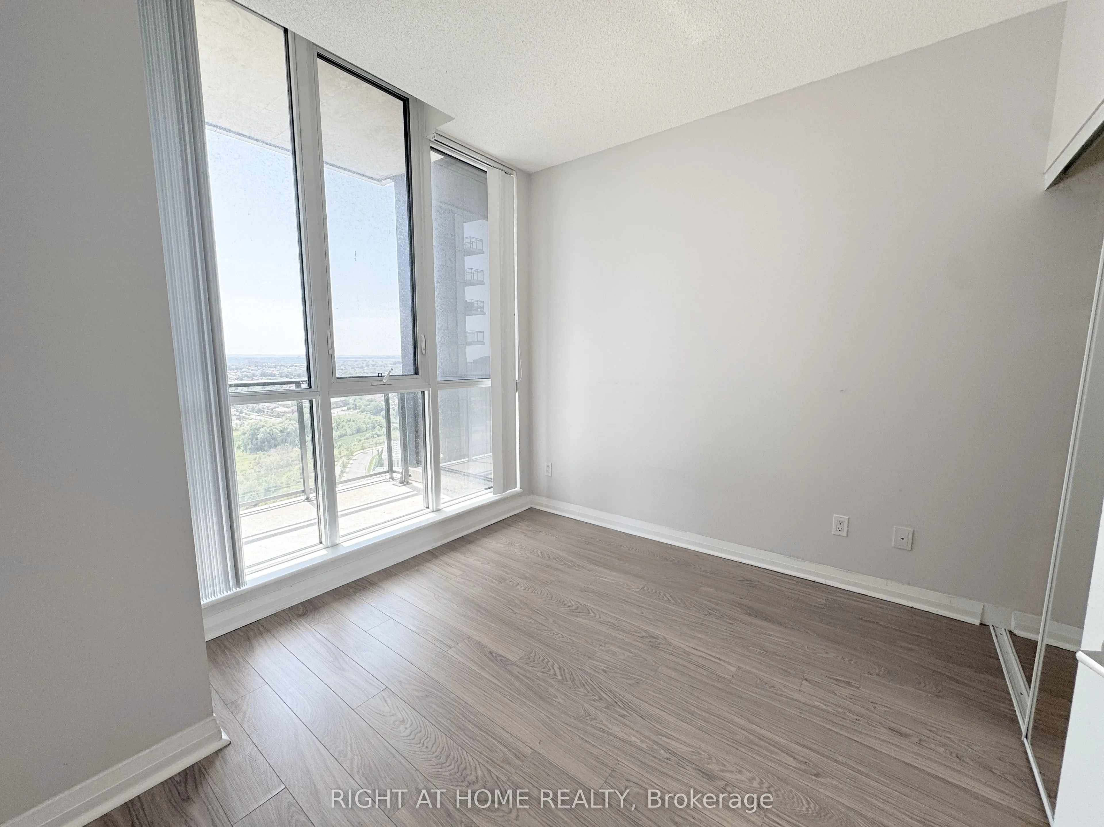 55 Eglinton Avenue W, #2001