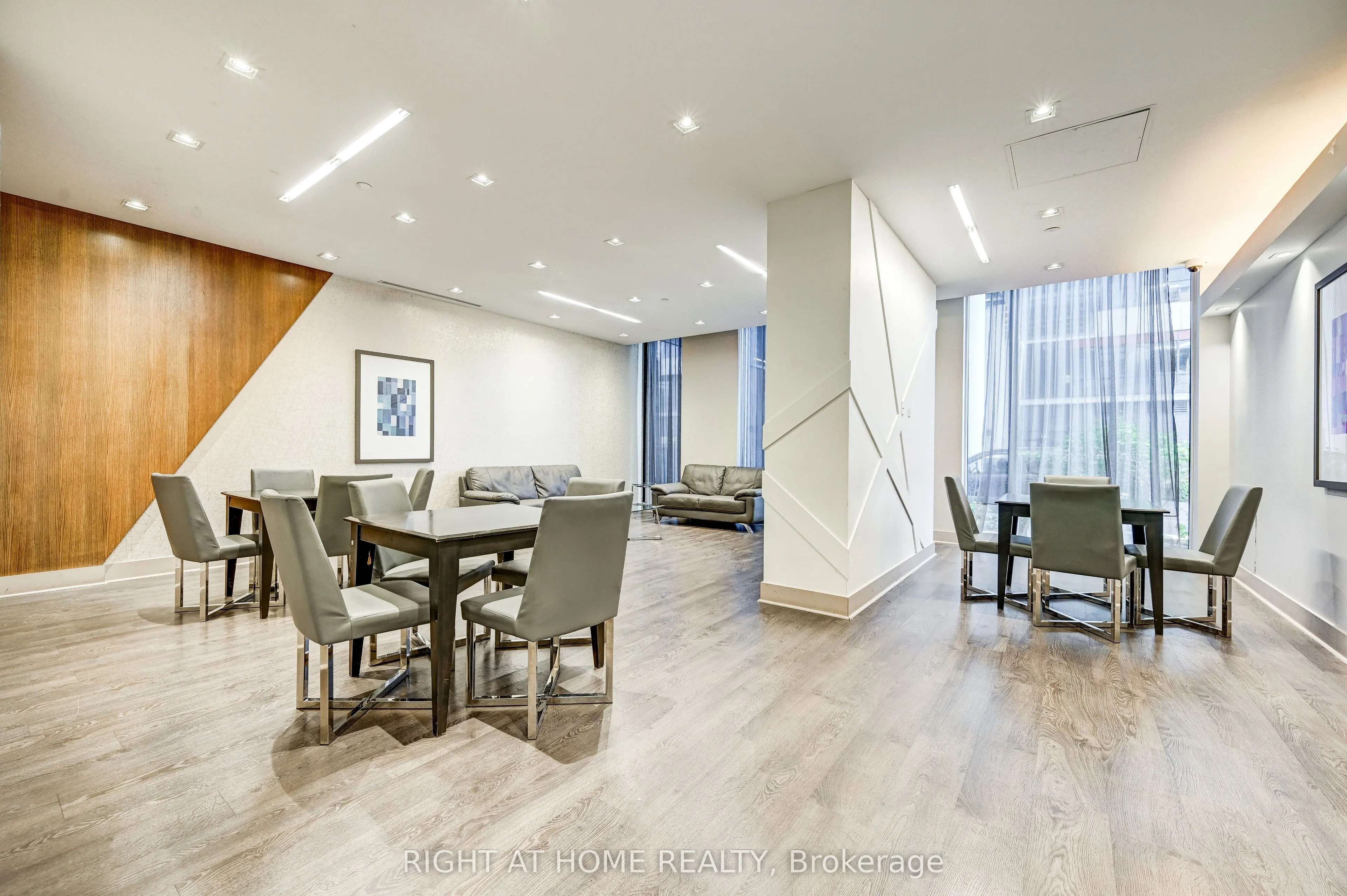 55 Eglinton Avenue W, #2001