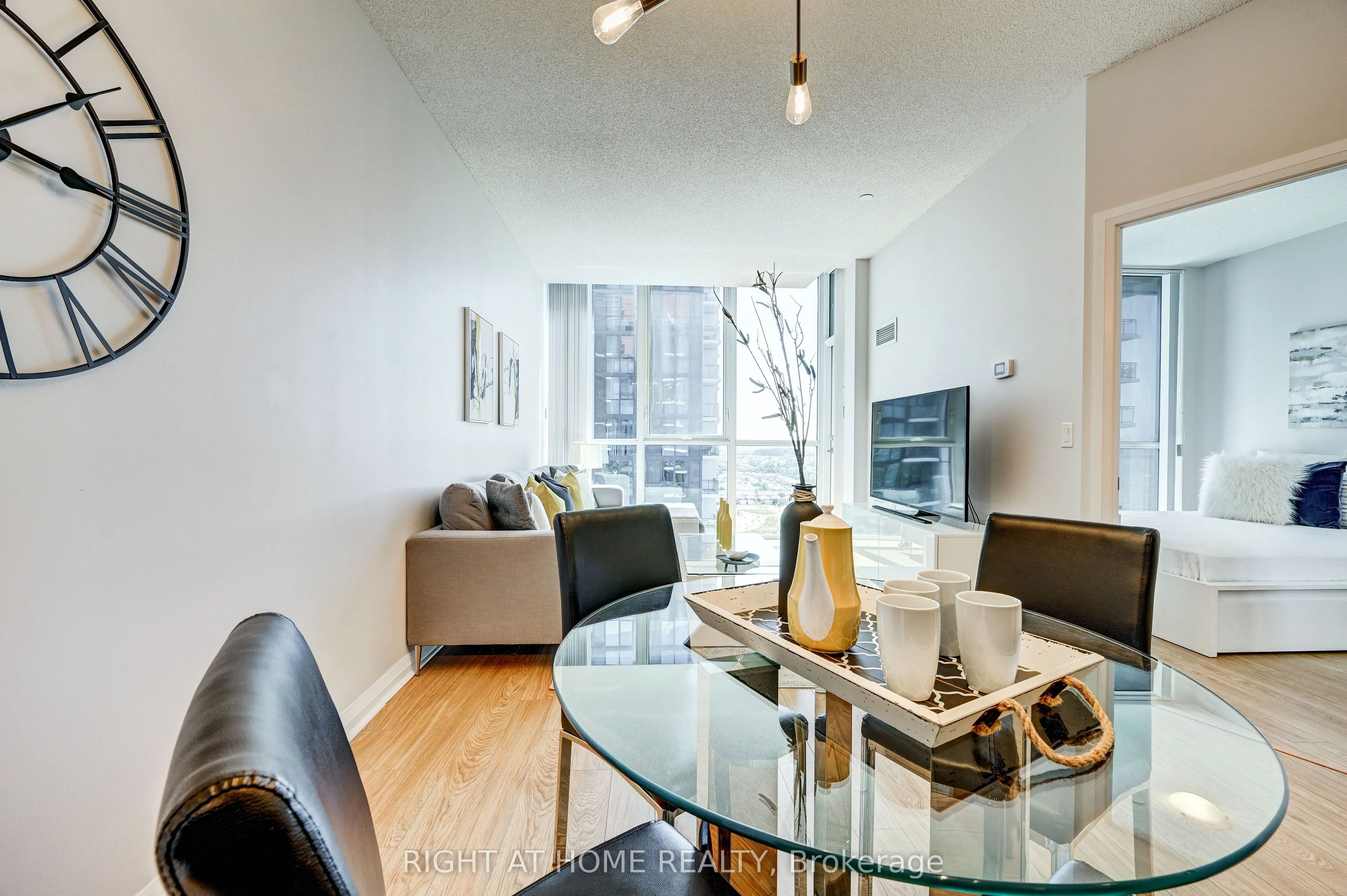 55 Eglinton Avenue W, #2001