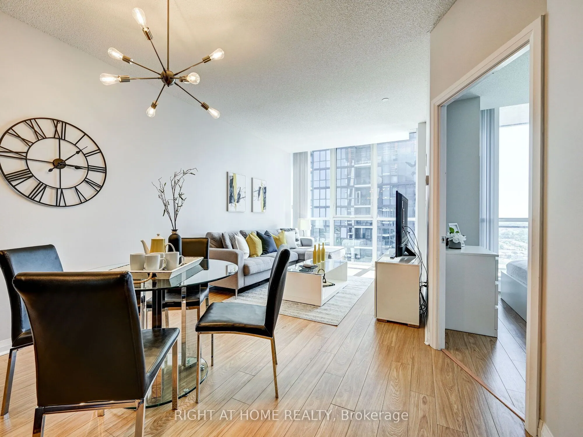 55 Eglinton Avenue W, #2001