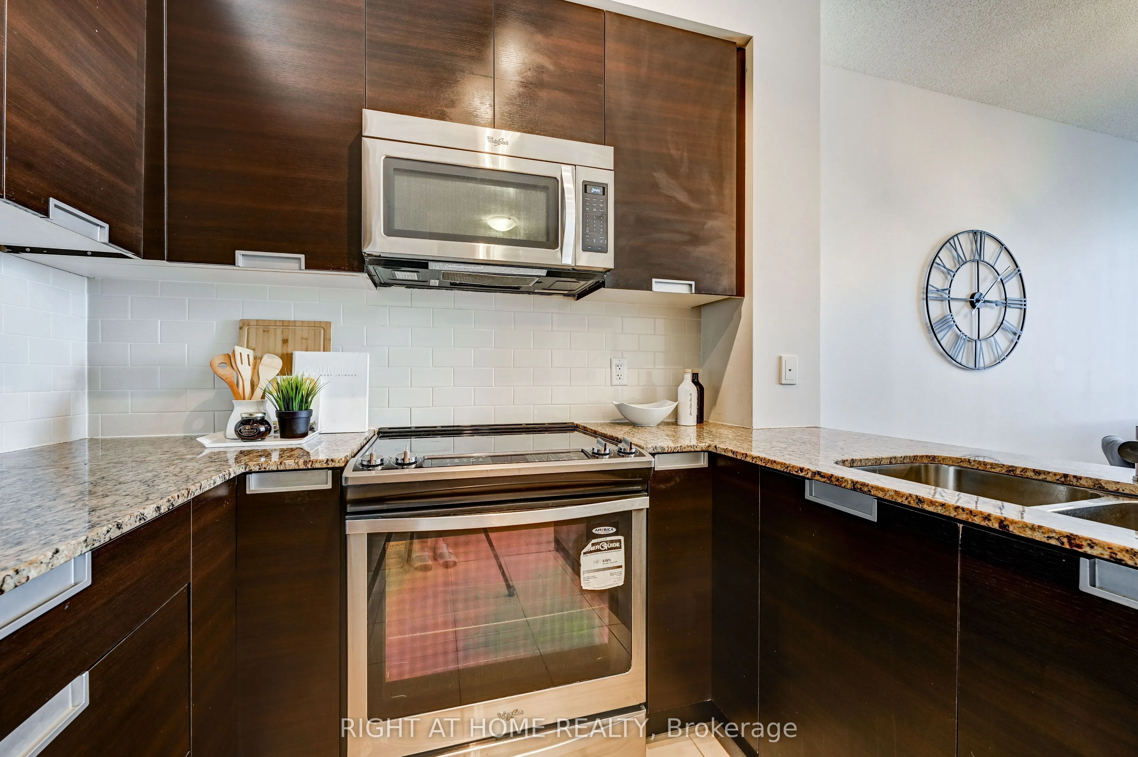 55 Eglinton Avenue W, #2001