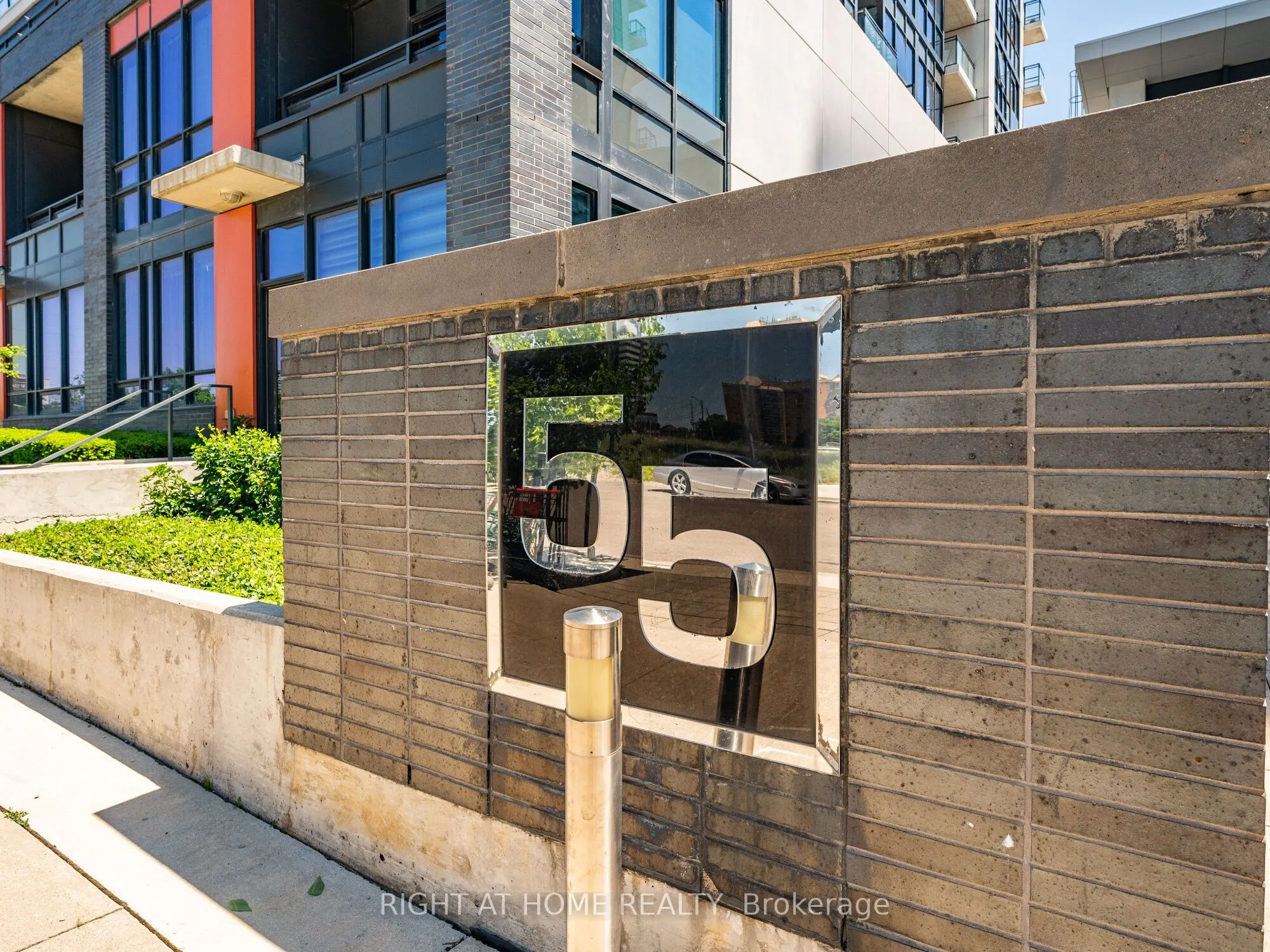 55 Eglinton Avenue W, #2001