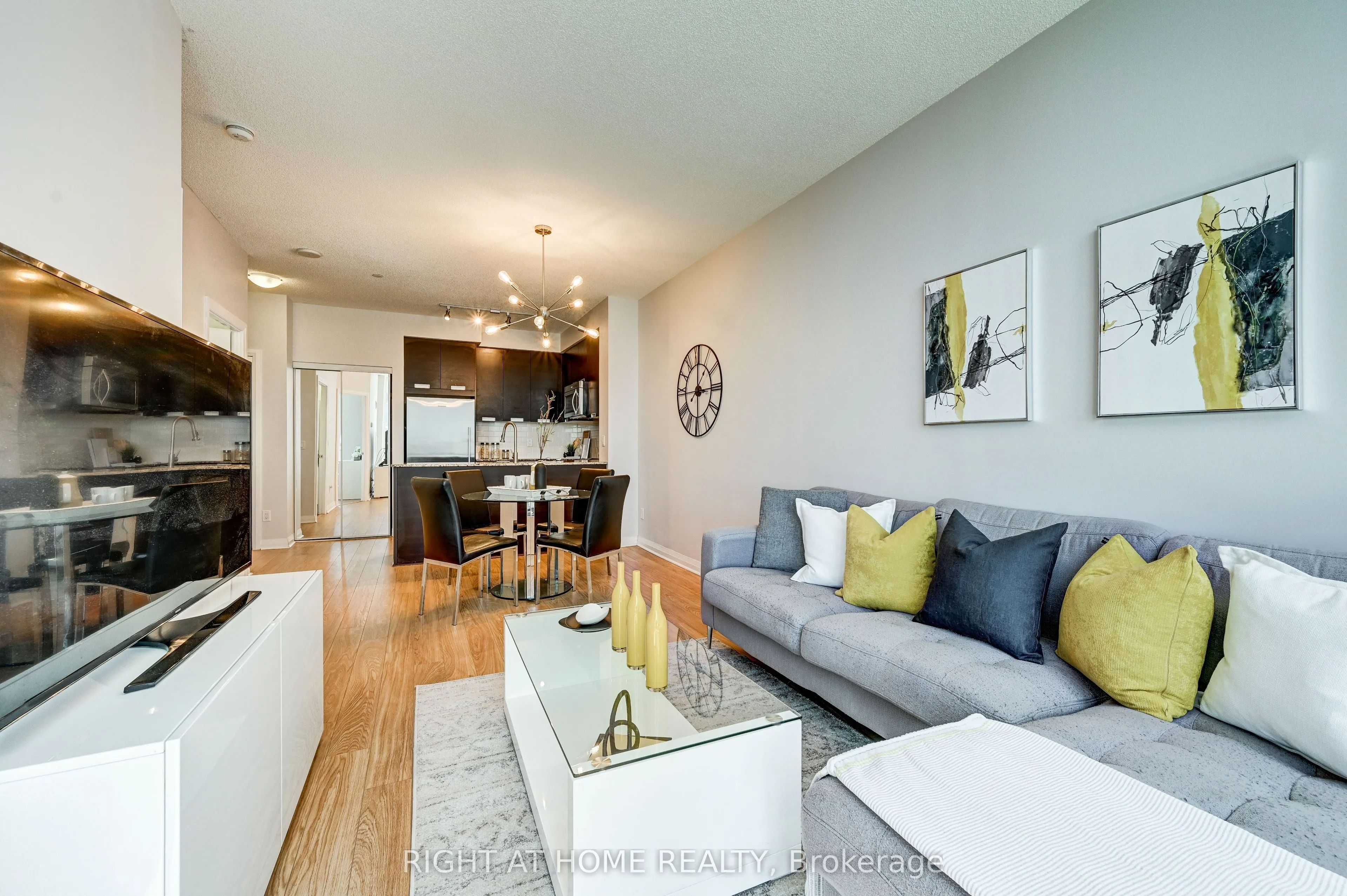 55 Eglinton Avenue W, #2001