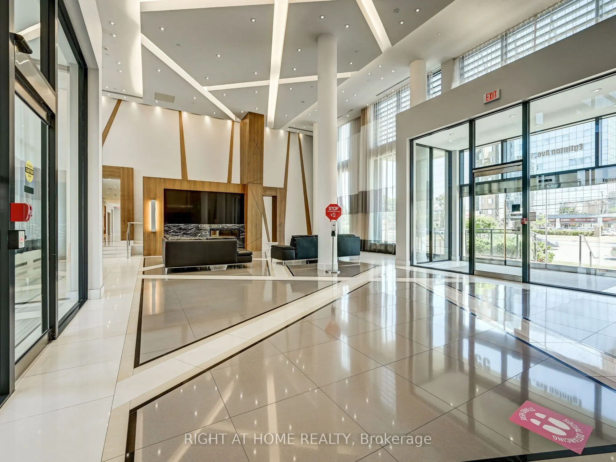 55 Eglinton Avenue W, #2001