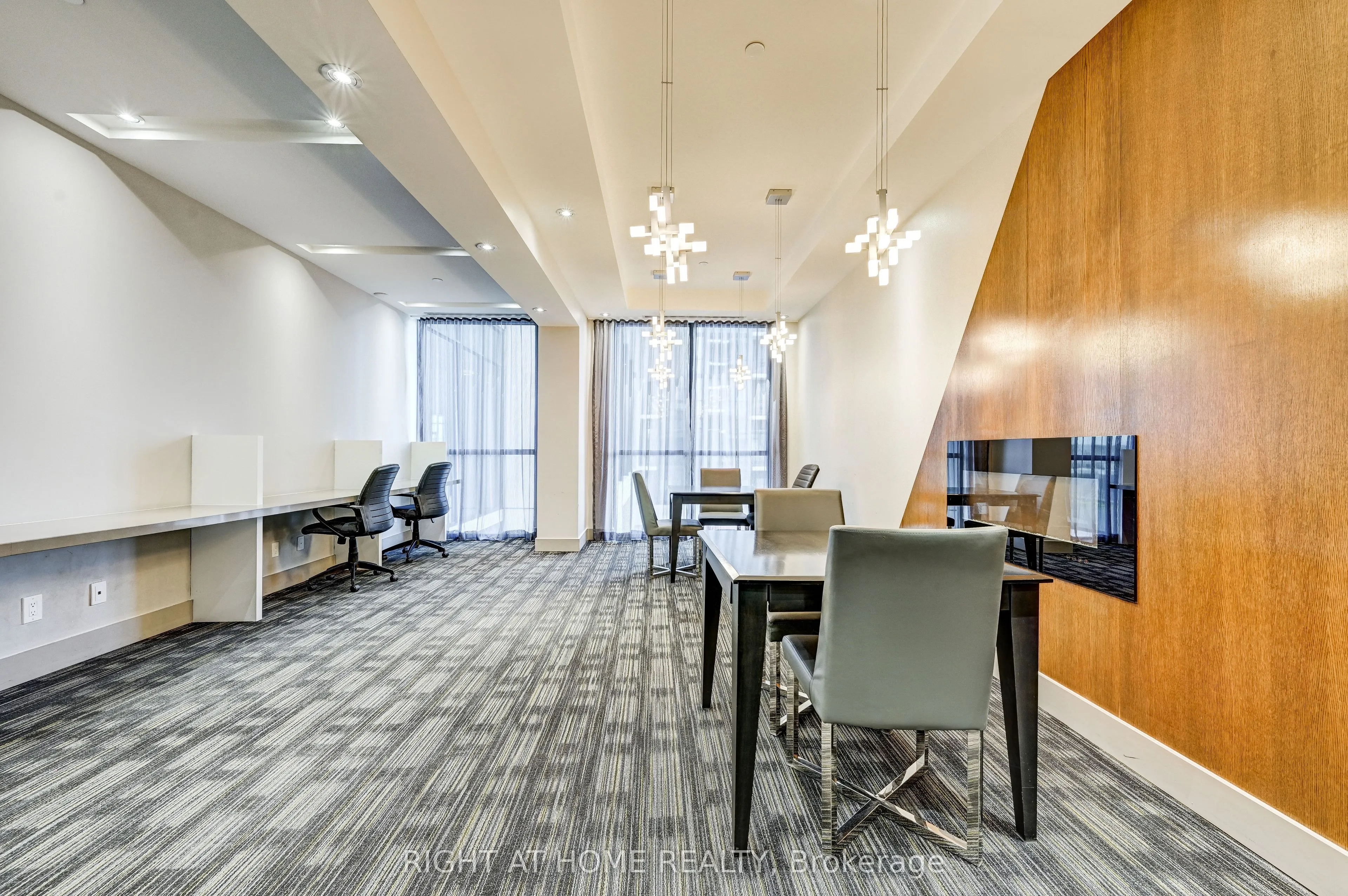55 Eglinton Avenue W, #2001