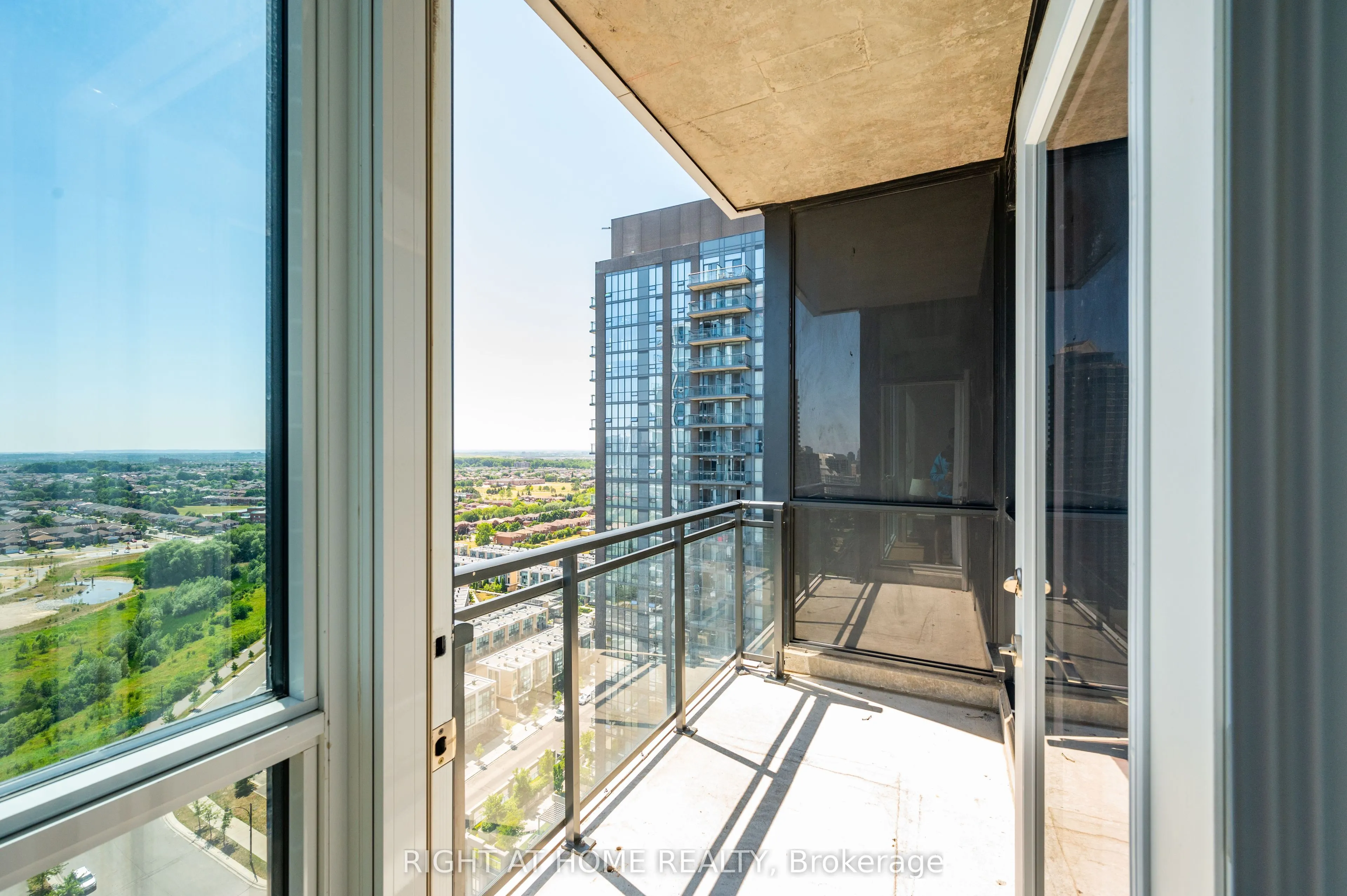 55 Eglinton Avenue W, #2001