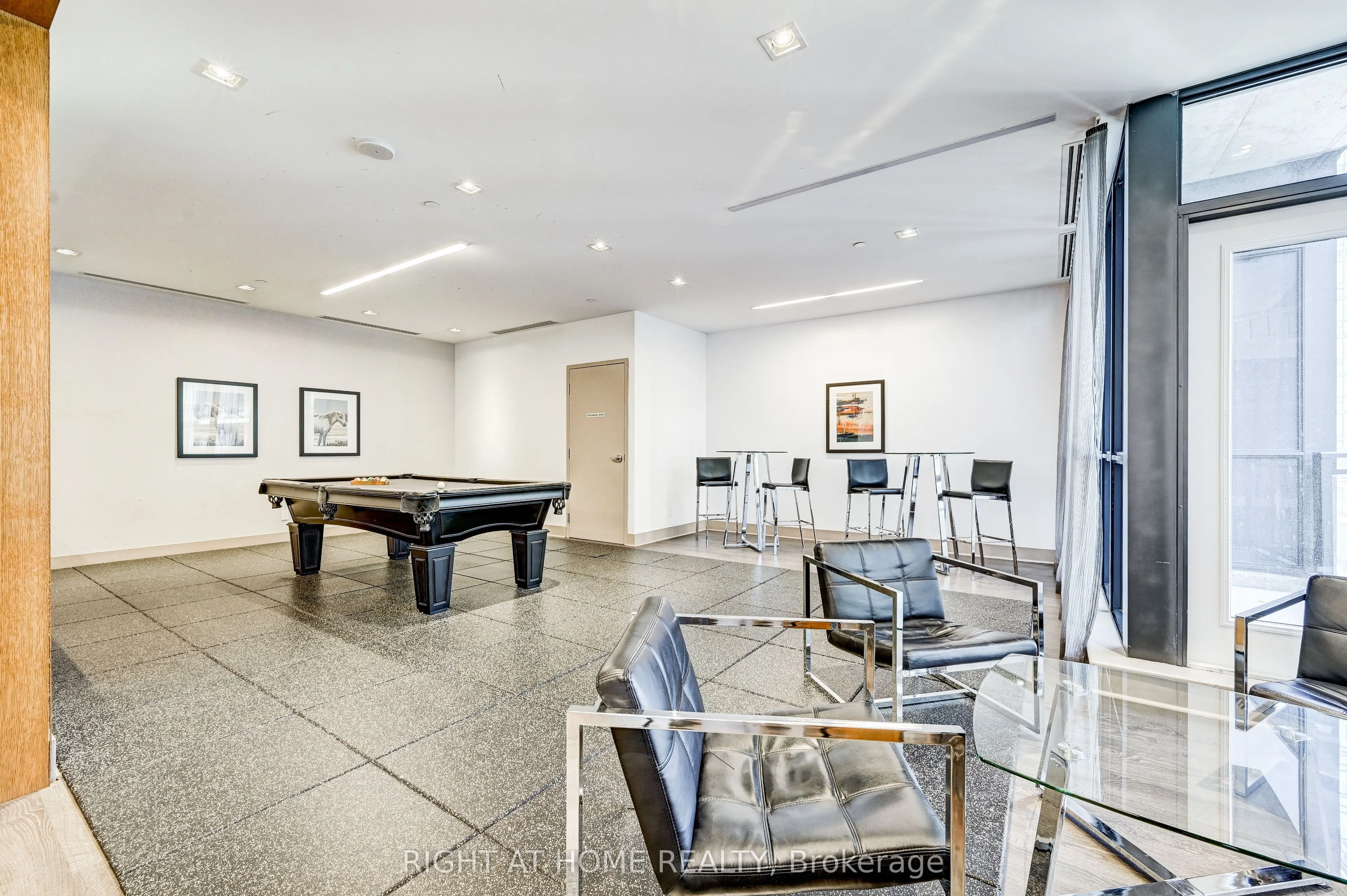 55 Eglinton Avenue W, #2001