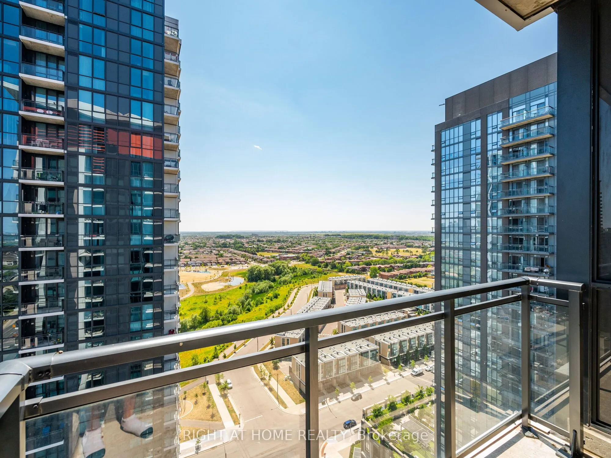 55 Eglinton Avenue W, #2001