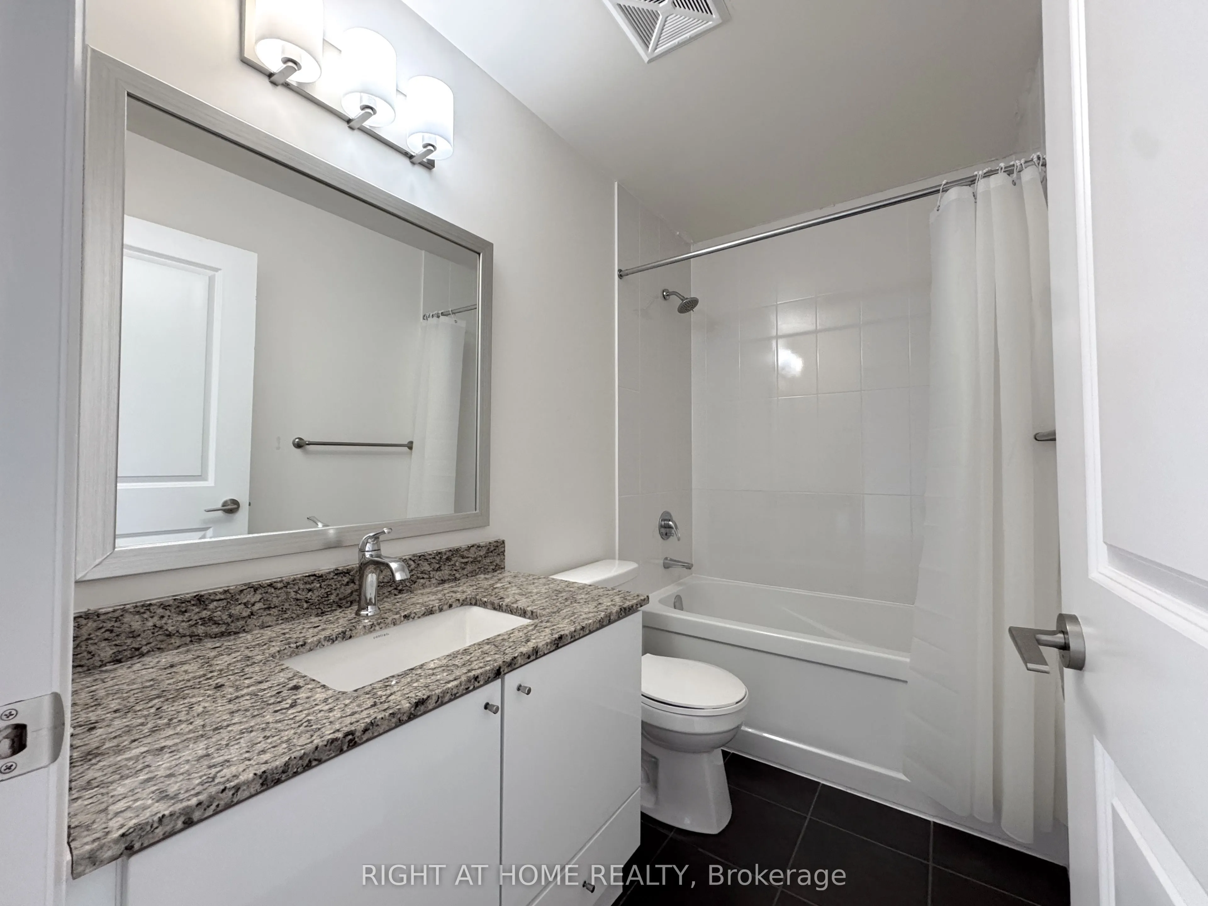 55 Eglinton Avenue W, #2001