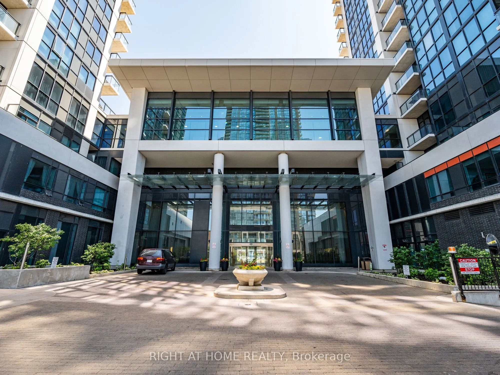 55 Eglinton Avenue W, #2001