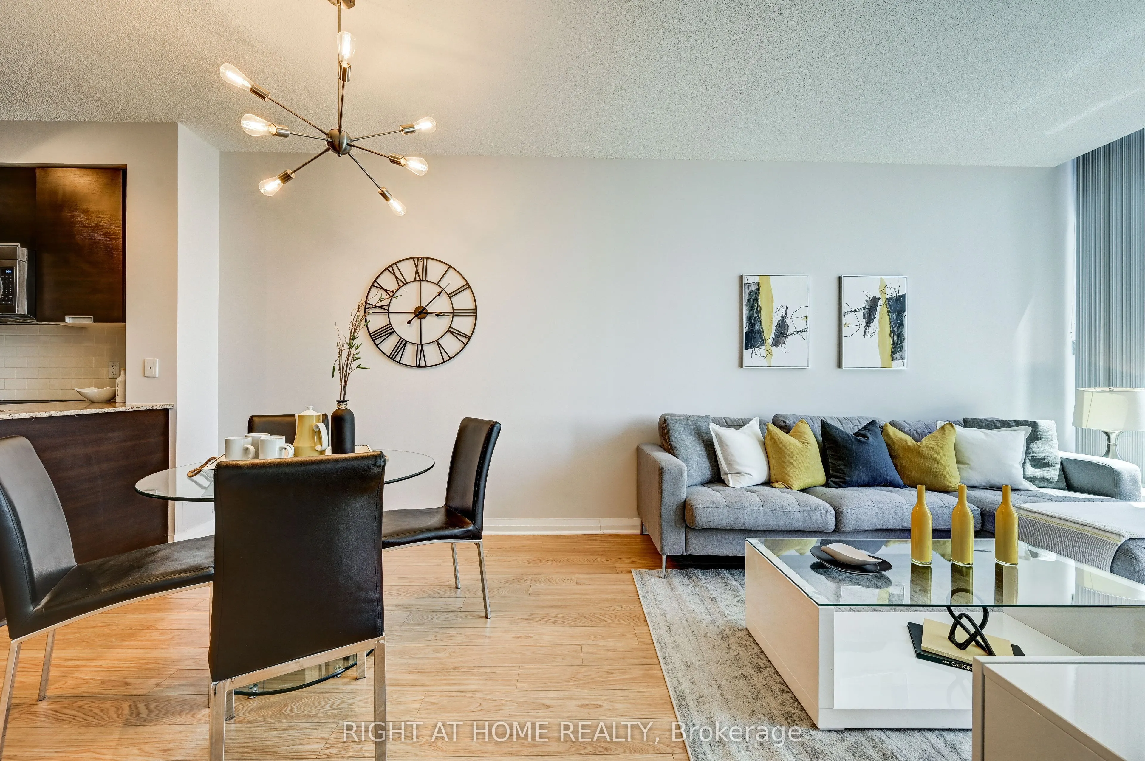 55 Eglinton Avenue W, #2001