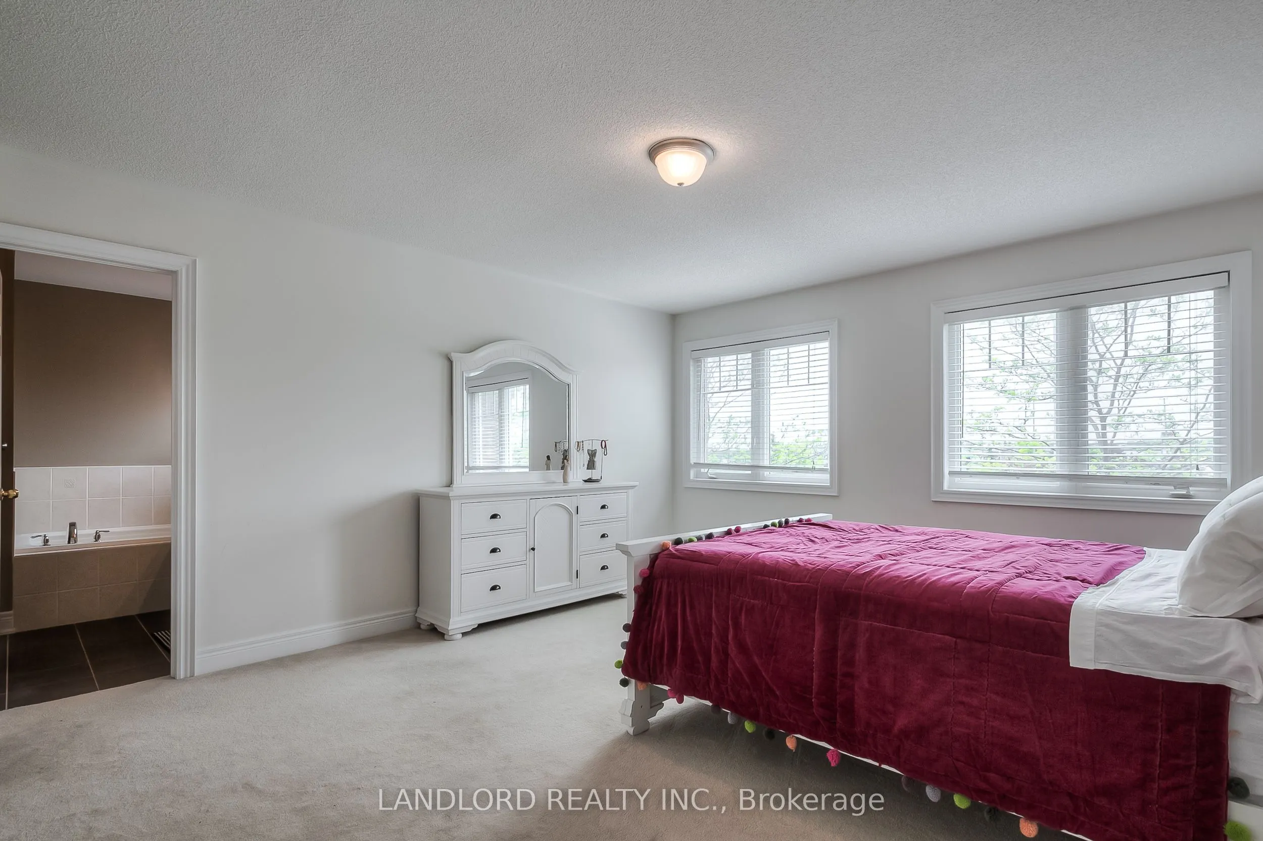 993 Southdown Road