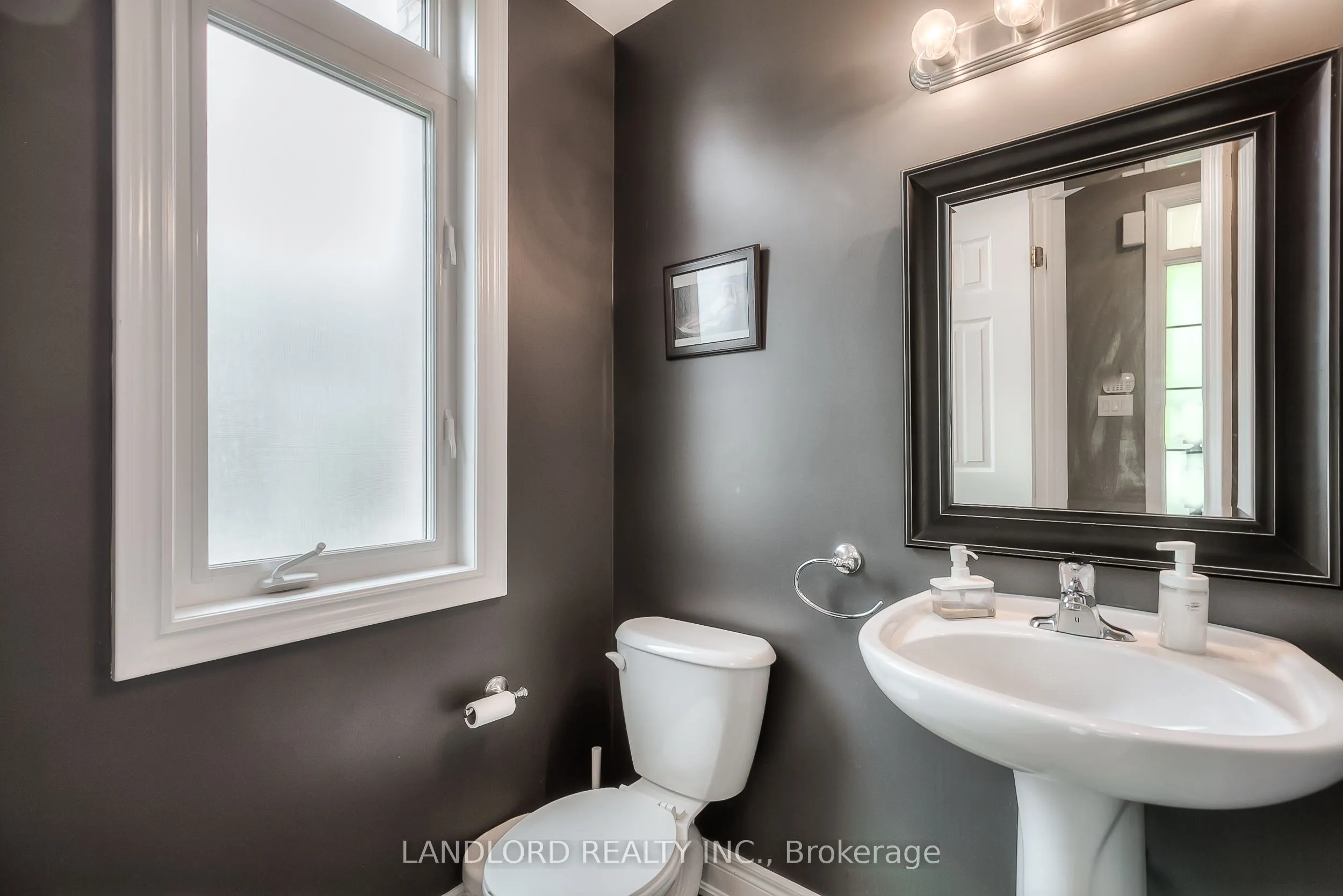 993 Southdown Road