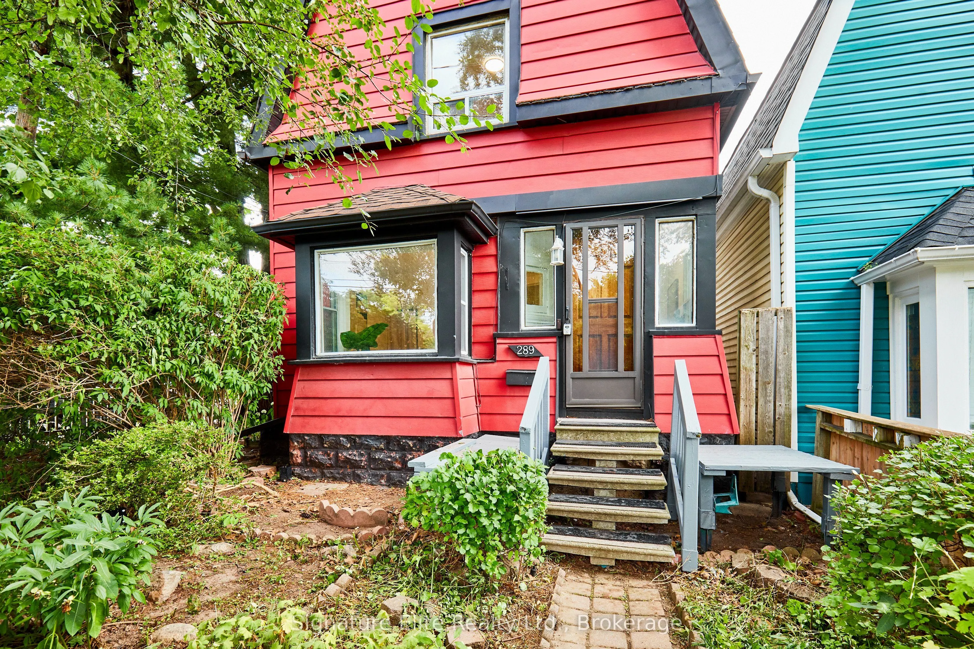 289 Harvie Avenue