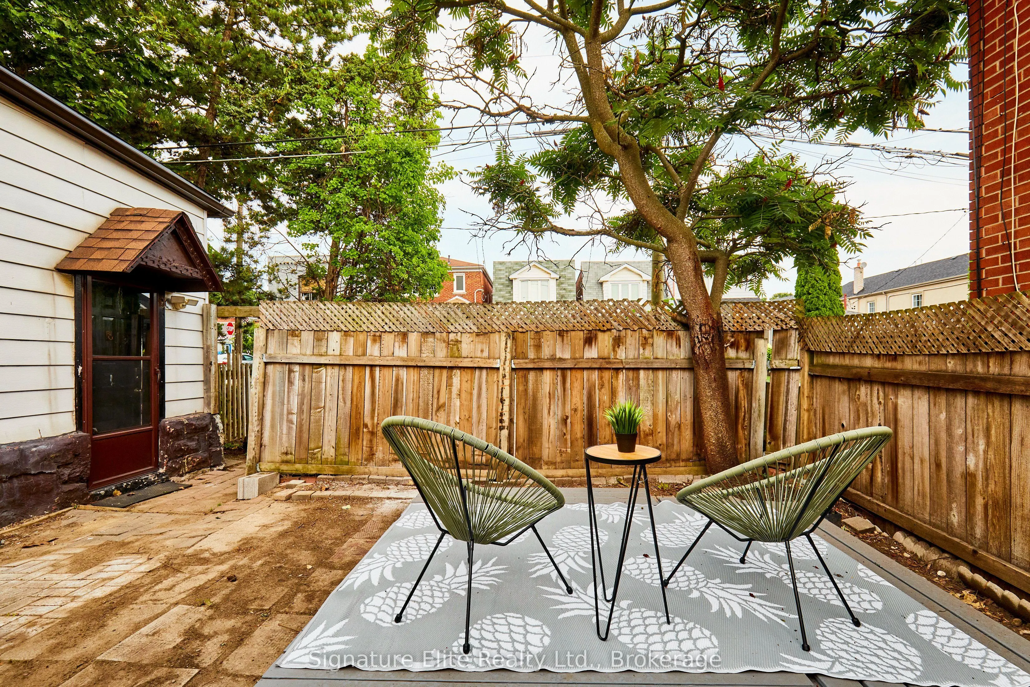 289 Harvie Avenue