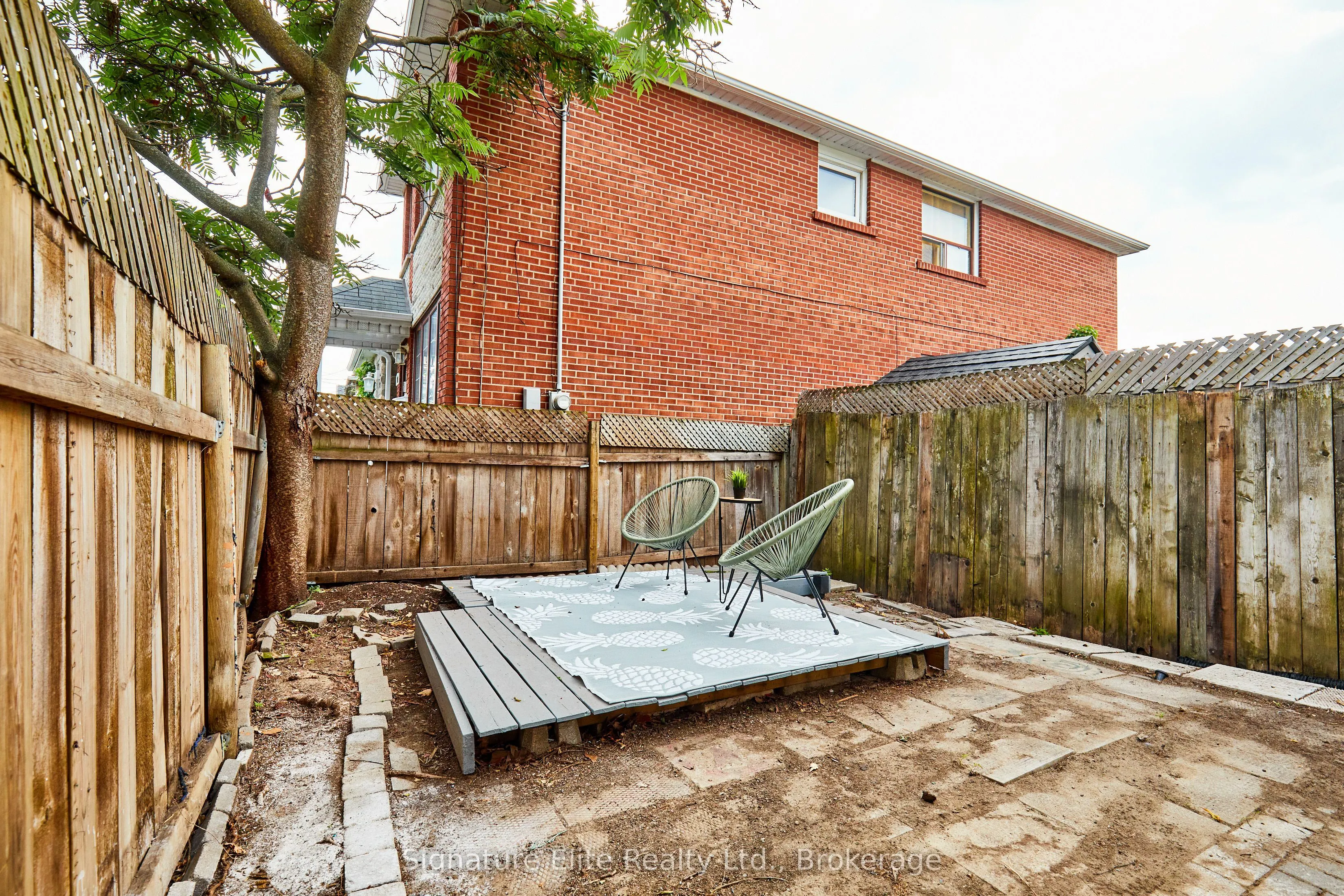 289 Harvie Avenue