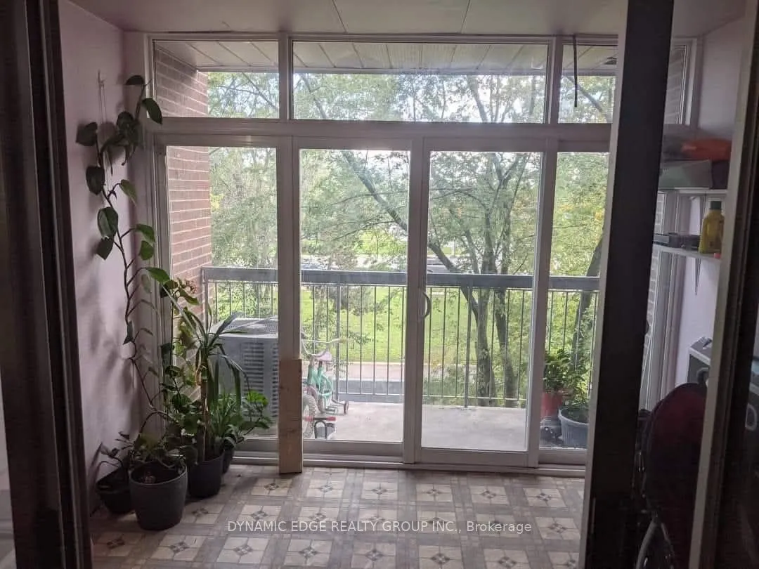 3025 The Credit Woodlands, #250
