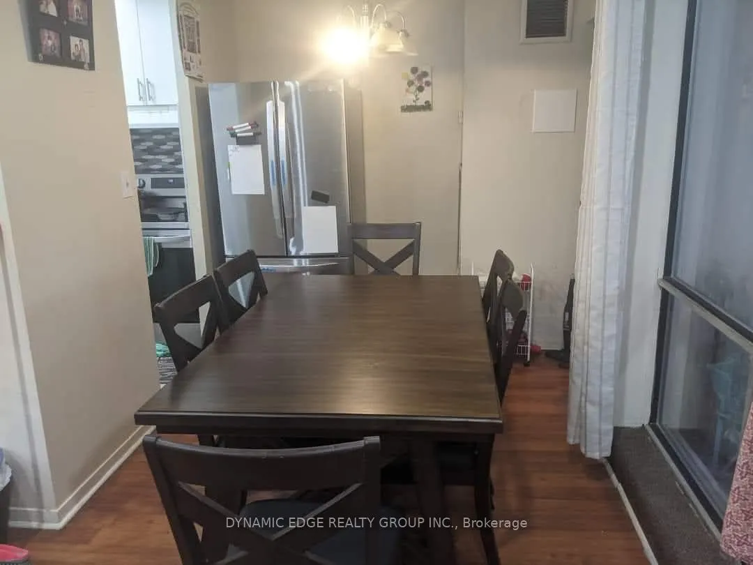 3025 The Credit Woodlands, #250