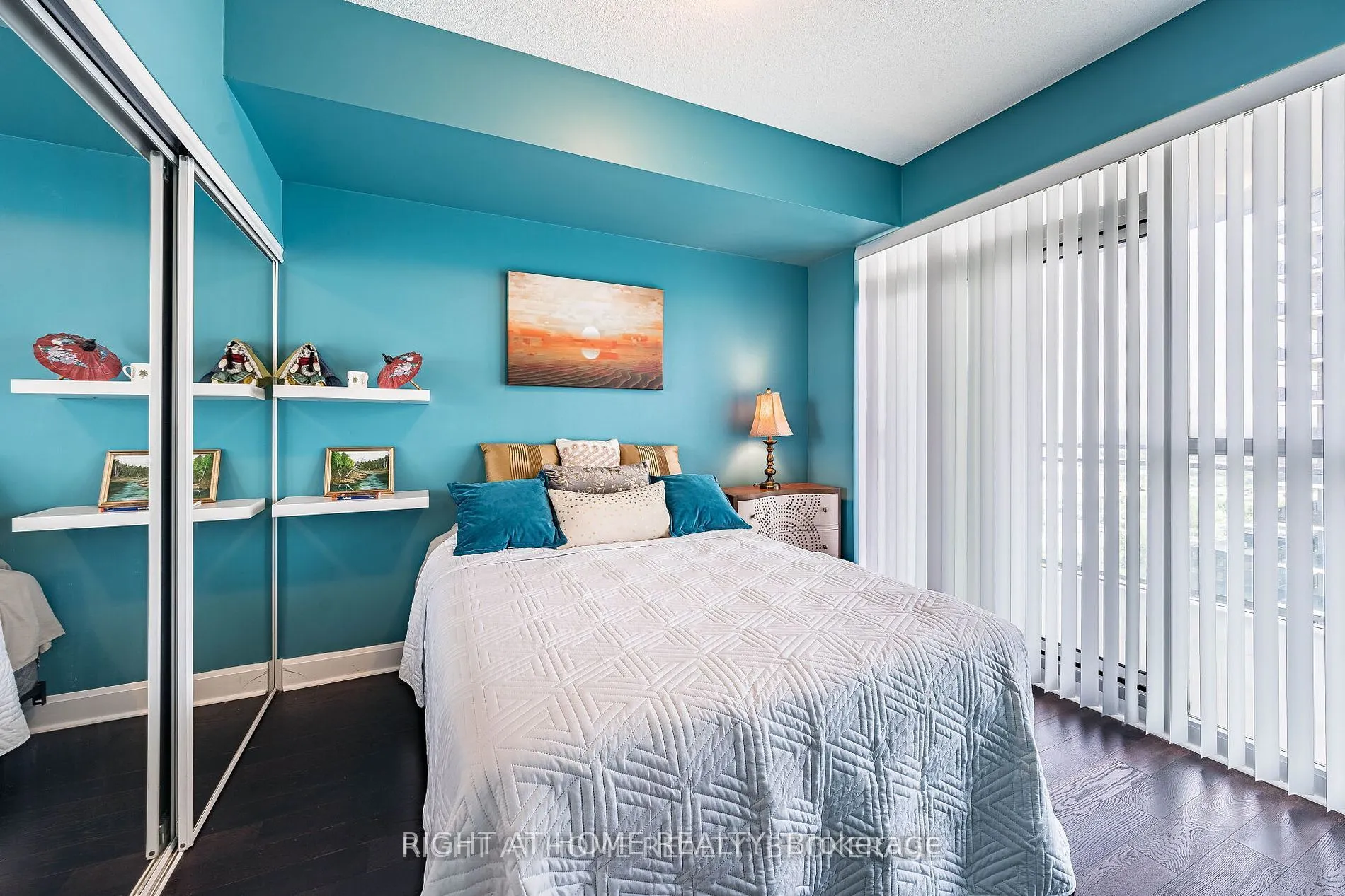 33 Shore Breeze Drive, #1805