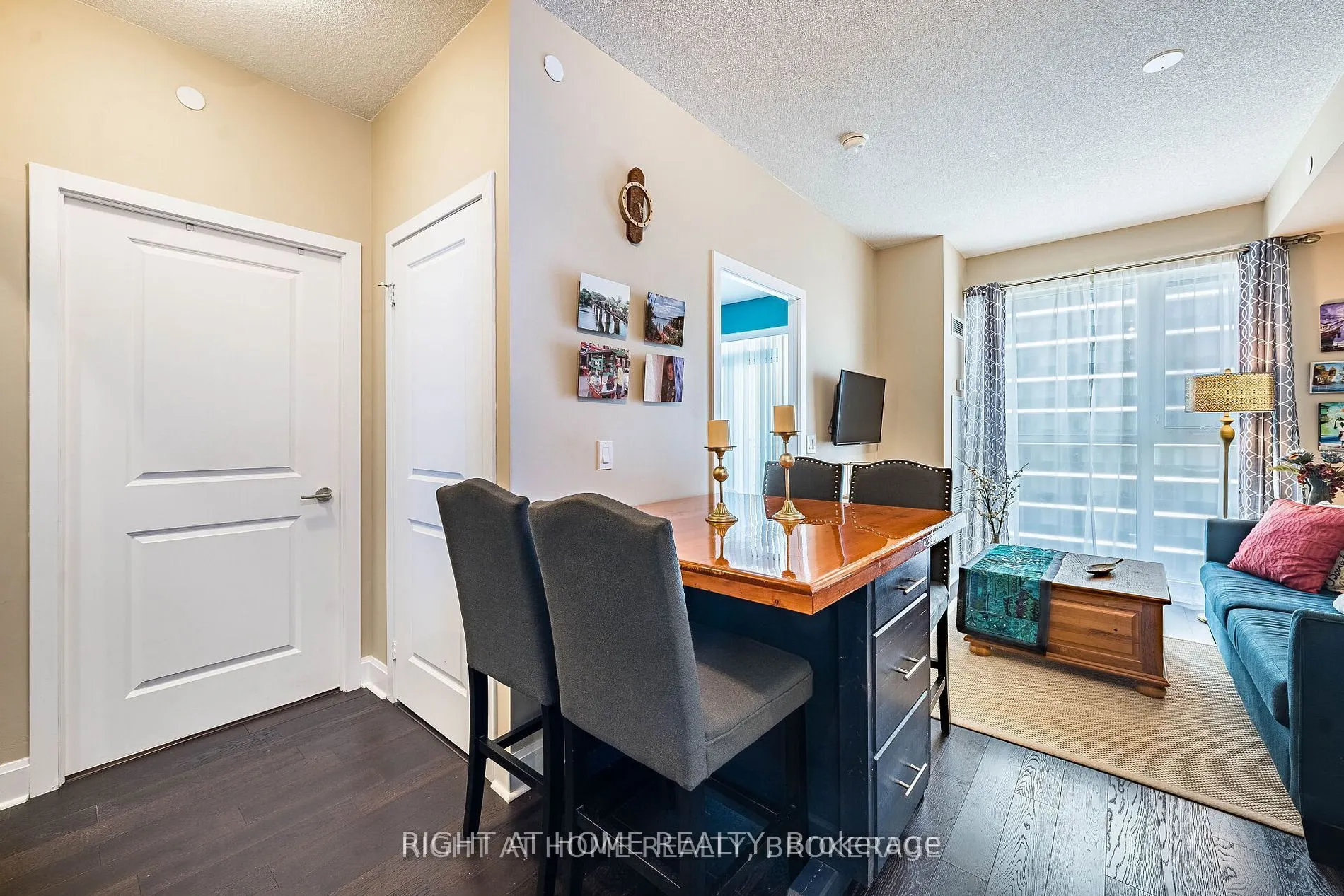 33 Shore Breeze Drive, #1805
