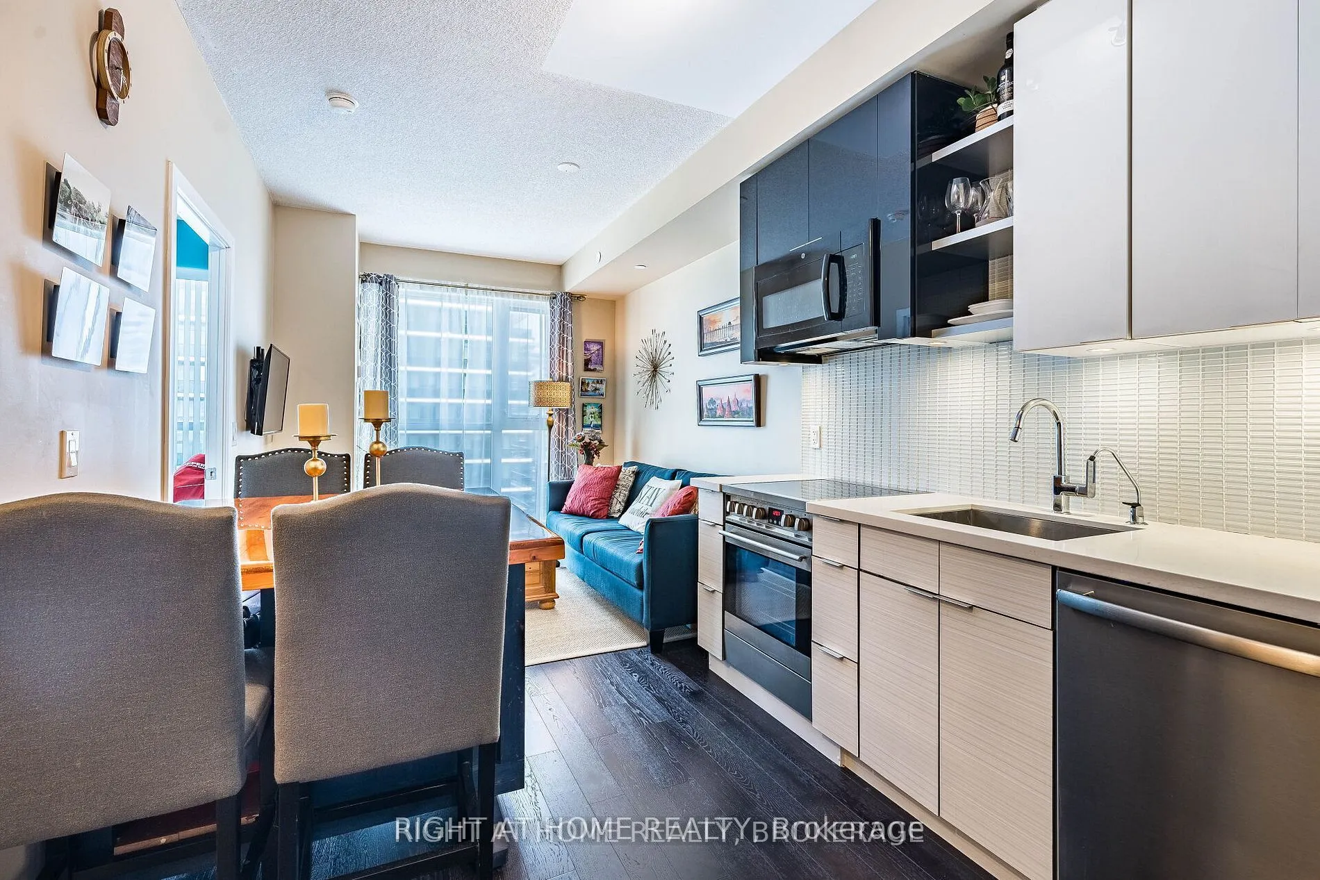 33 Shore Breeze Drive, #1805
