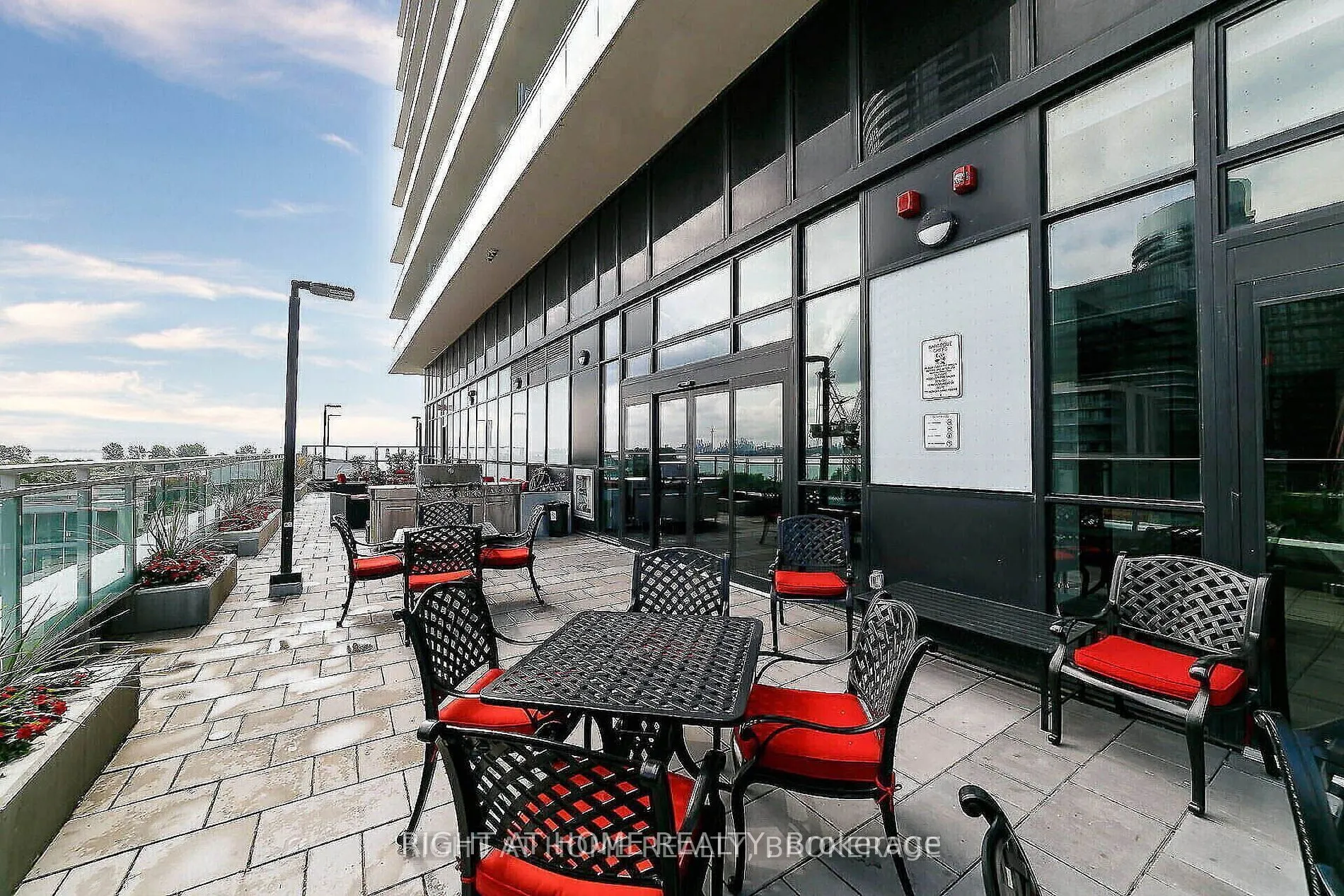 33 Shore Breeze Drive, #1805